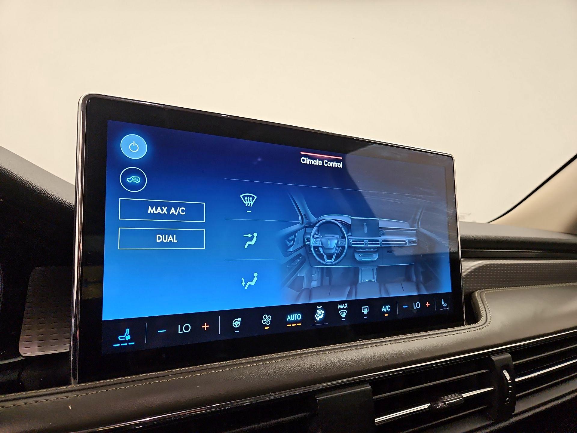 Thumbnail: 2023 Lincoln Corsair - 14
