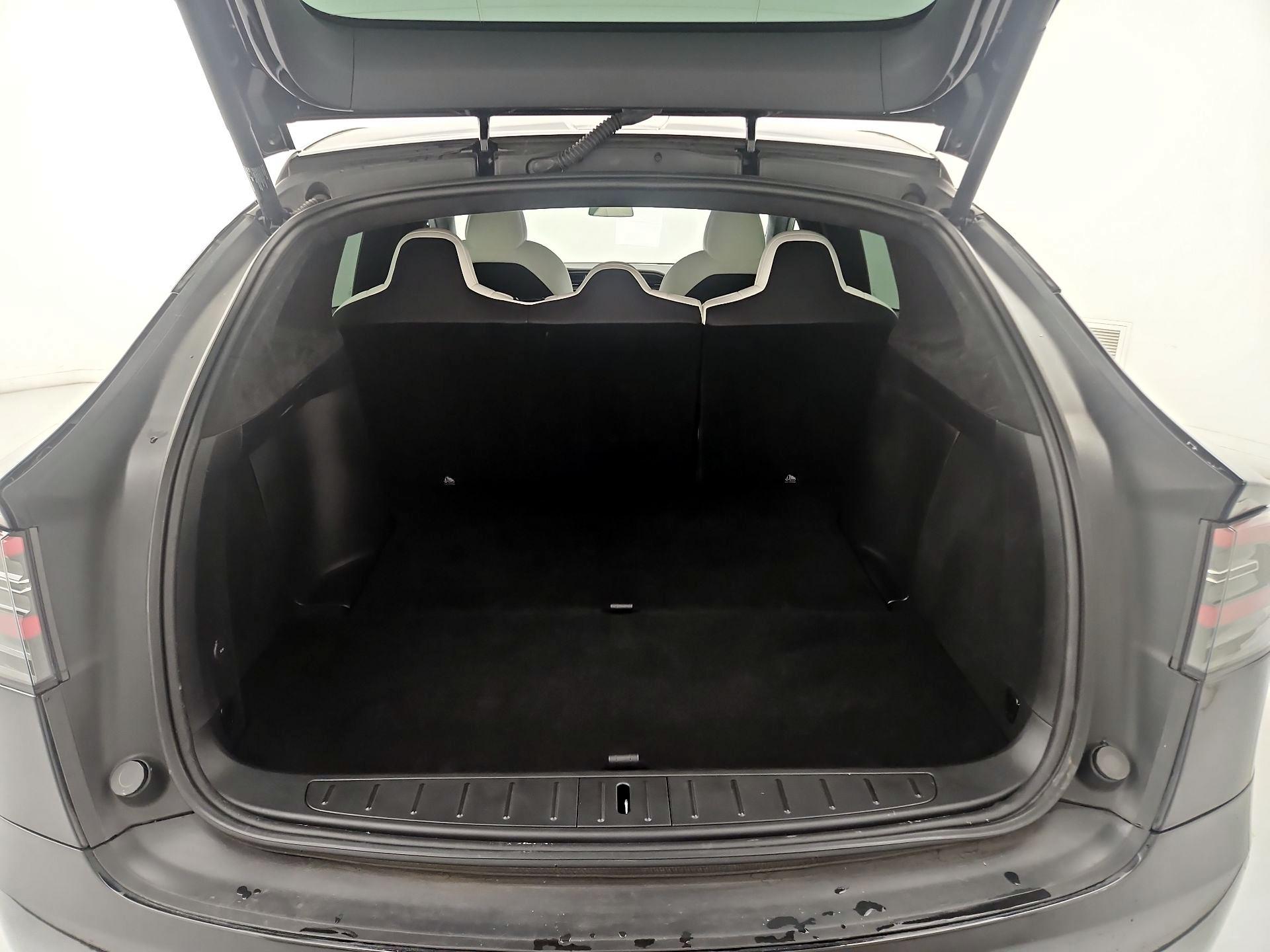 Thumbnail: 2020 Tesla Model X - 20