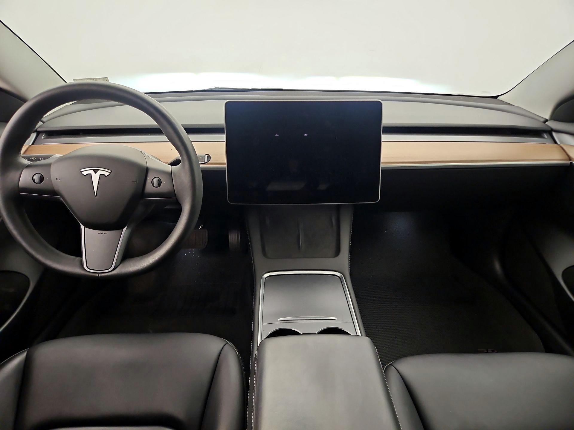 Thumbnail: 2023 Tesla Model 3 - 9