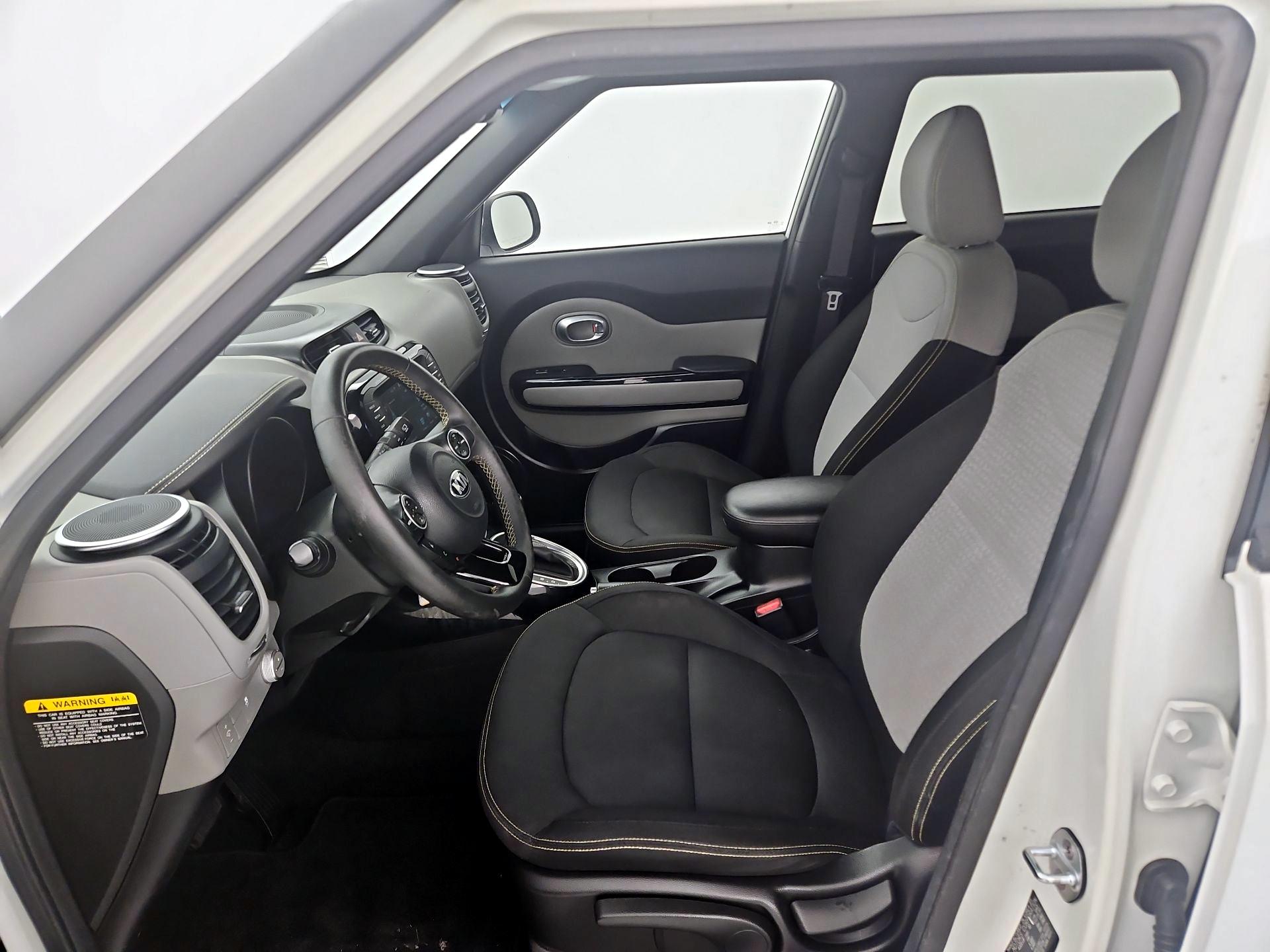 Thumbnail: 2016 Kia Soul - 11