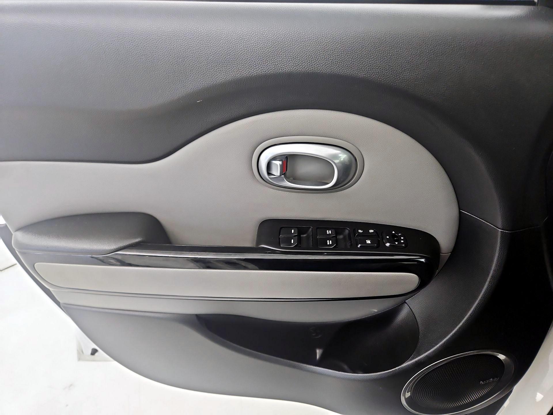 Thumbnail: 2016 Kia Soul - 12