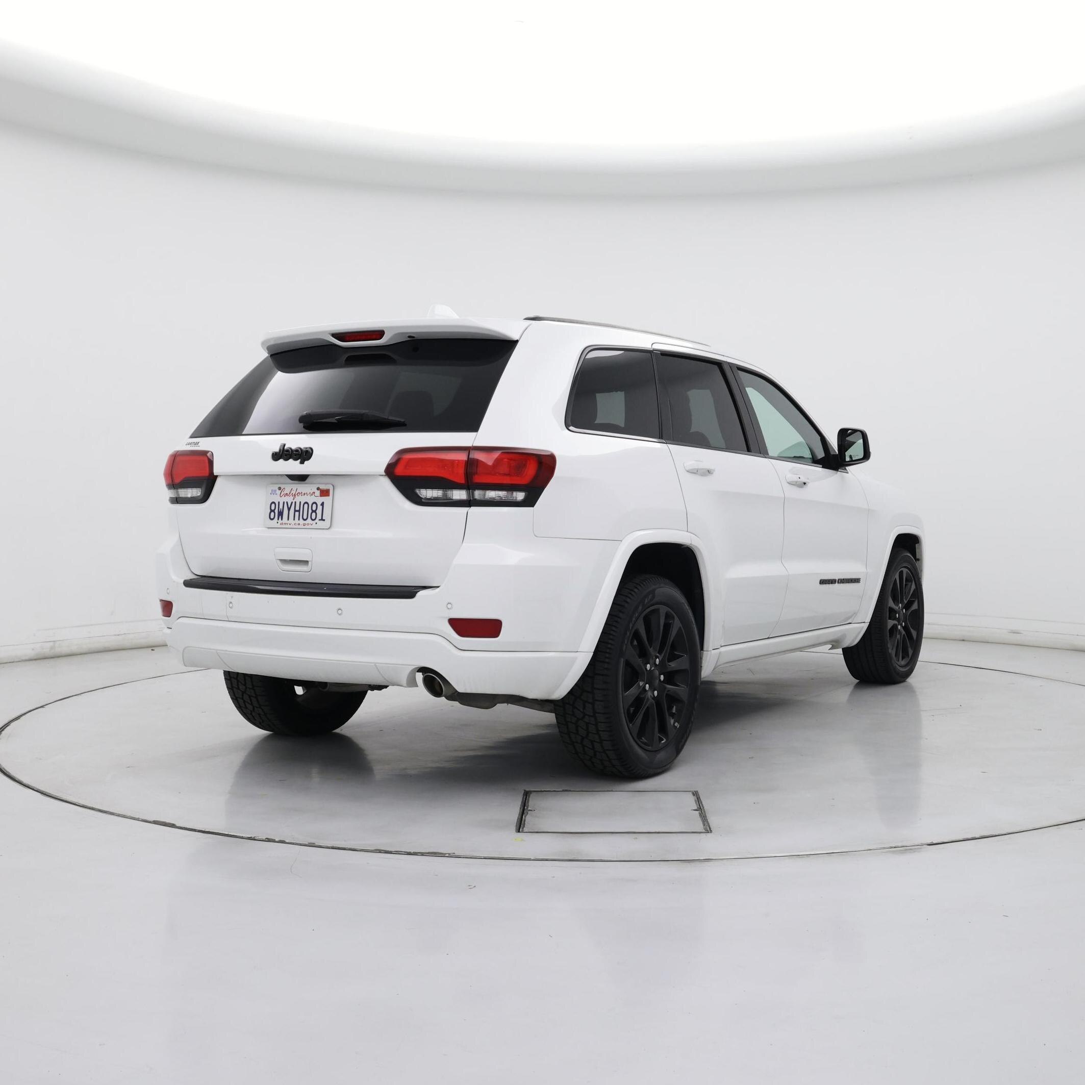 Thumbnail: 2018 Jeep Grand Cherokee - 8