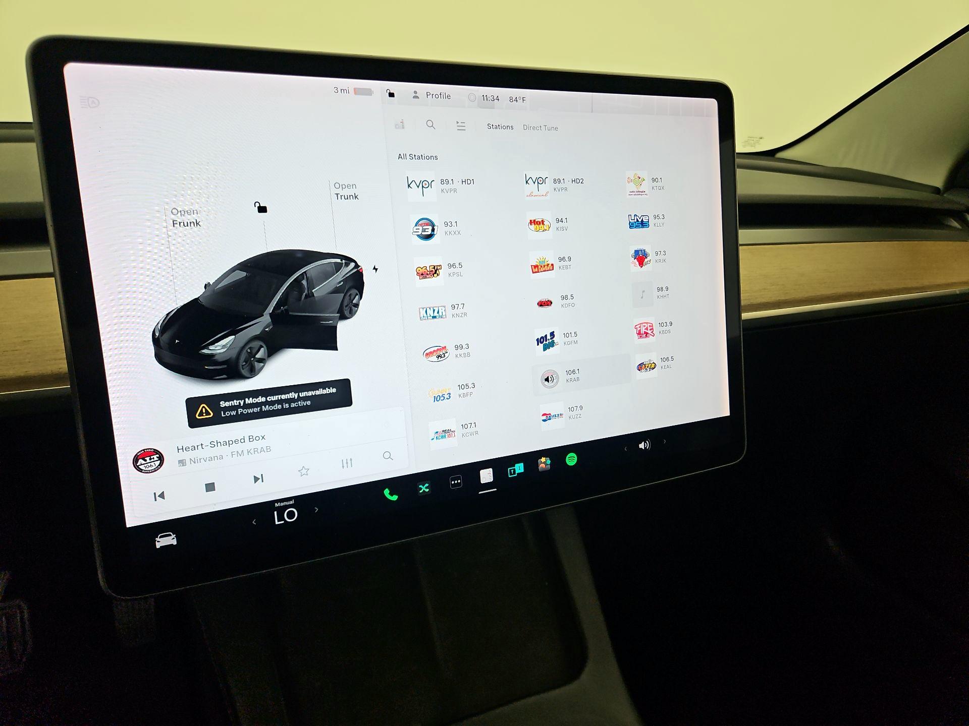 Thumbnail: 2022 Tesla Model 3 - 15