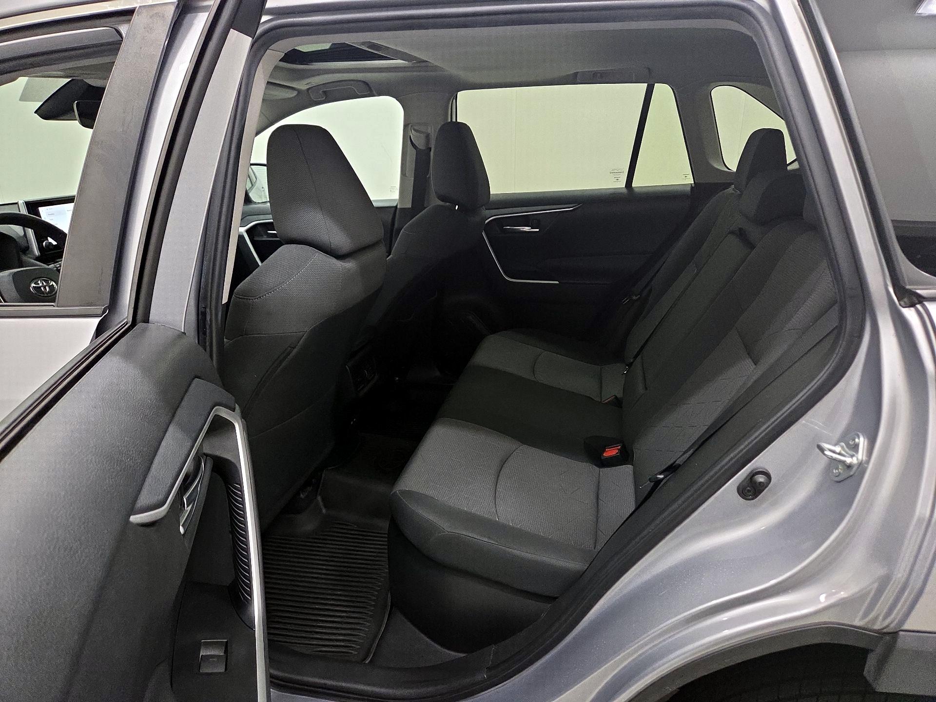 Thumbnail: 2024 Toyota RAV4 - 20