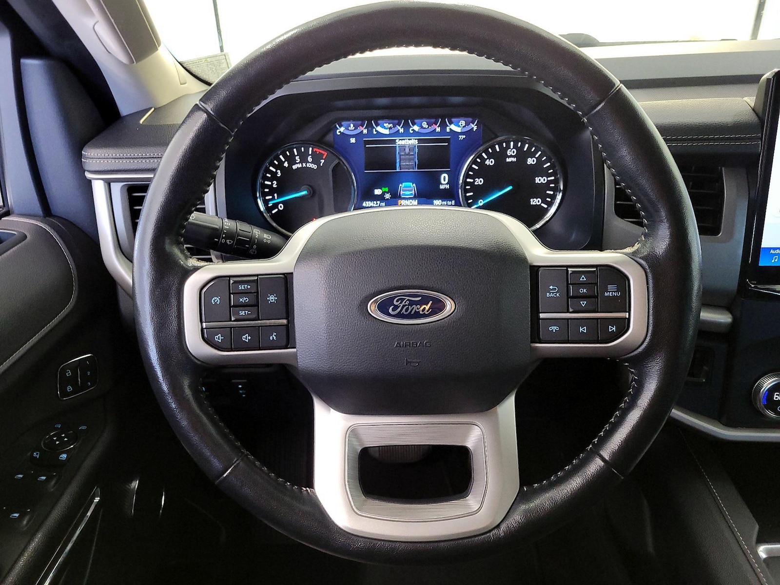 2022 Ford Expedition XLT - Photo 11