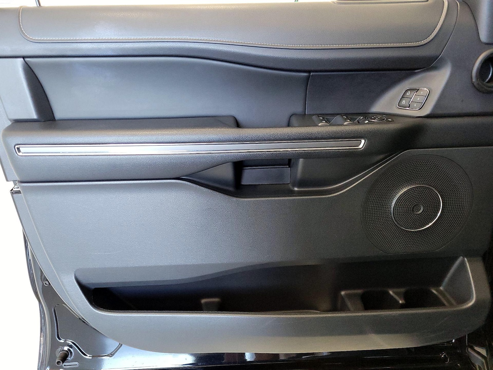2022 Ford Expedition XLT - Photo 13