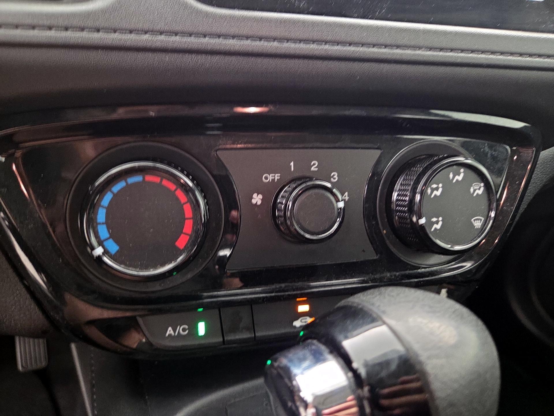 Thumbnail: 2019 Honda HR-V - 16