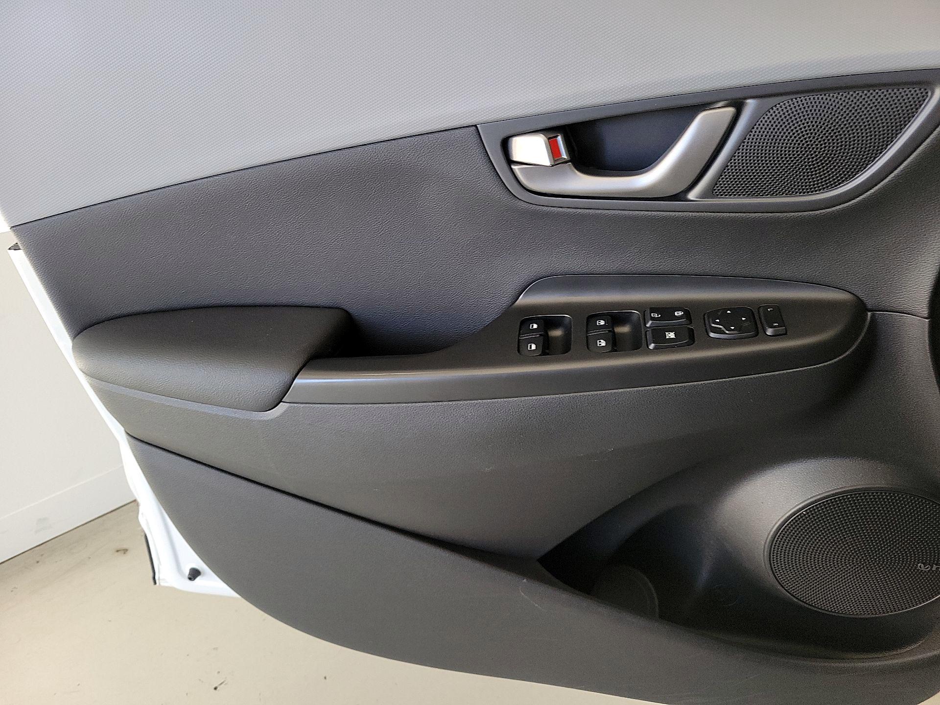Thumbnail: 2020 Hyundai Kona - 12