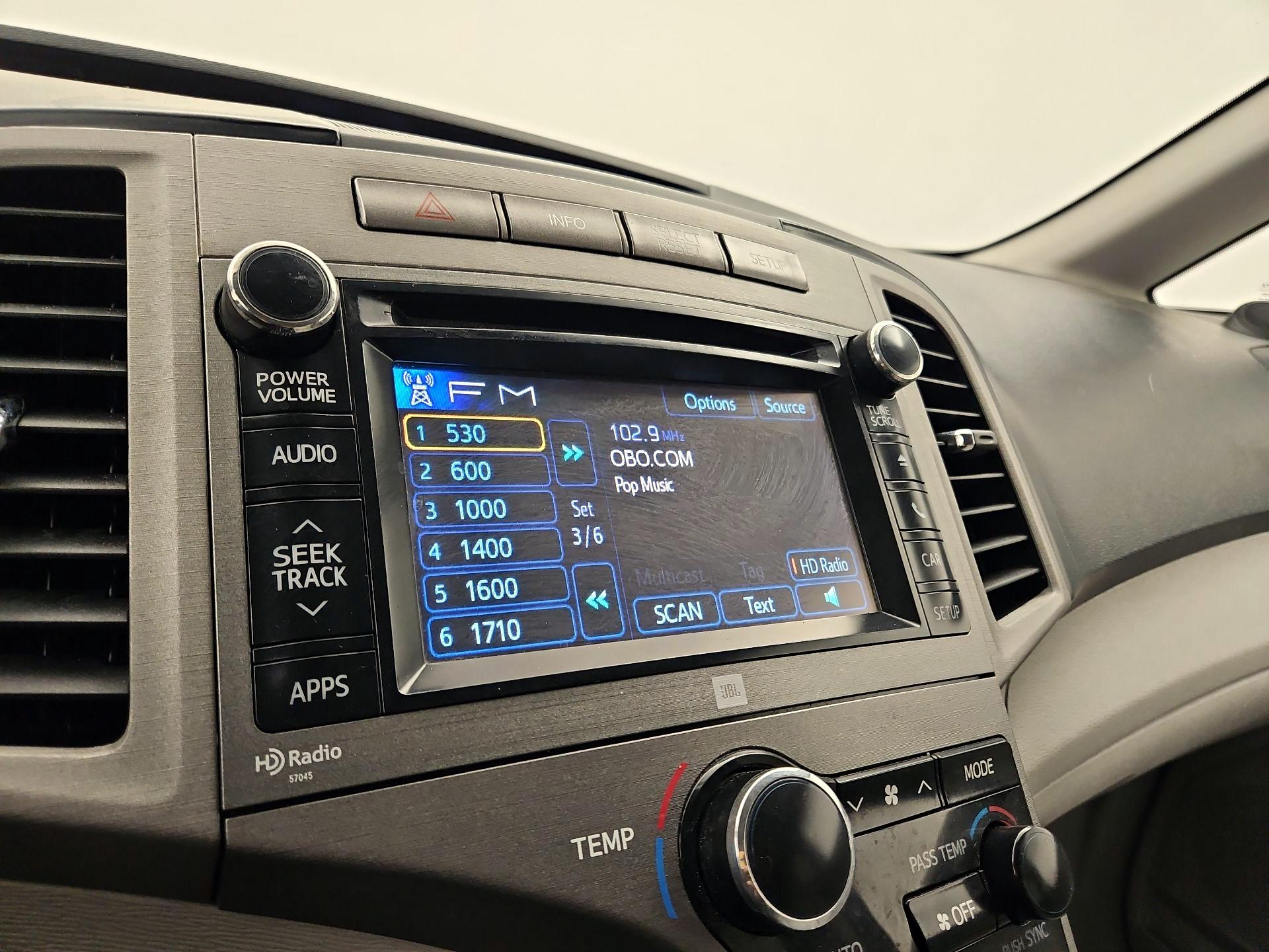 Thumbnail: 2014 Toyota Venza - 15