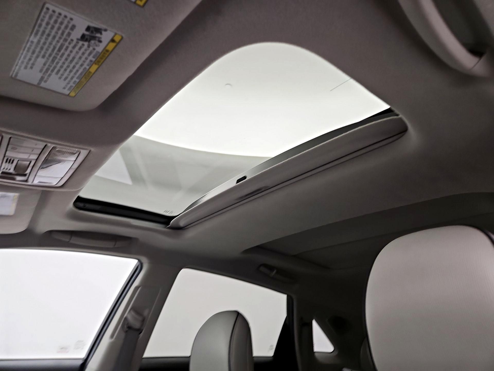 Thumbnail: 2014 Toyota Venza - 19