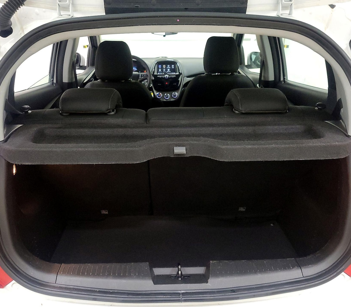 Trunk/Cargo (Seats Up)