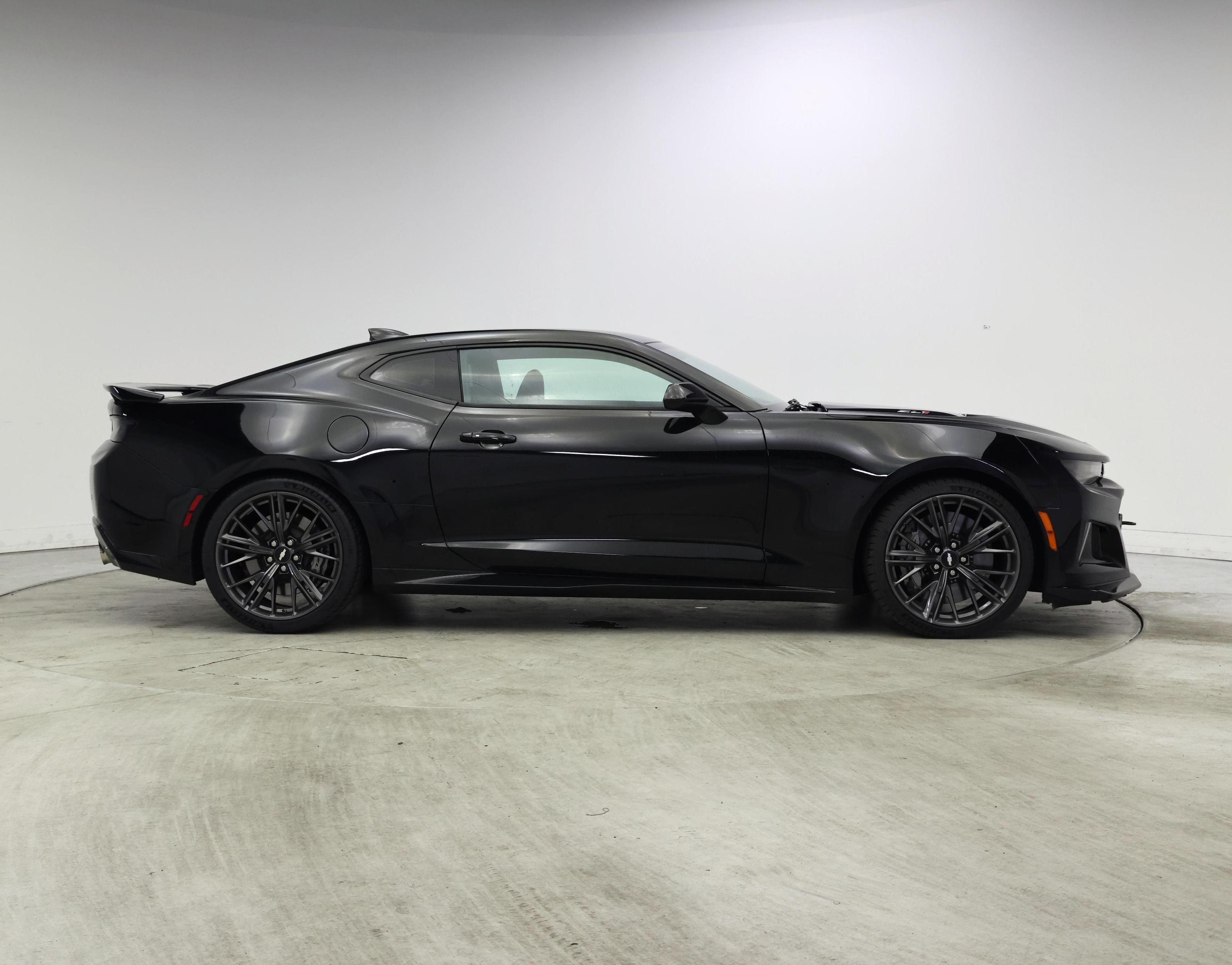 Thumbnail: 2017 Chevrolet Camaro - 7