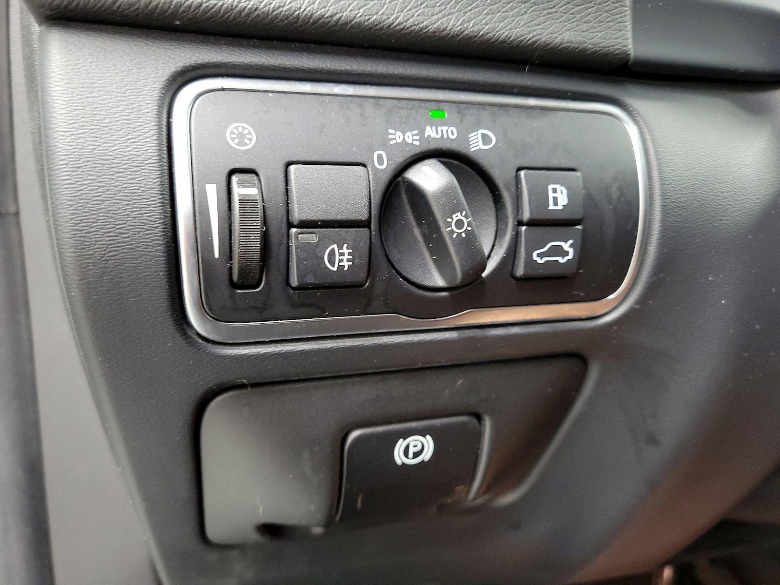 2015 Volvo V60 Base - Photo 14