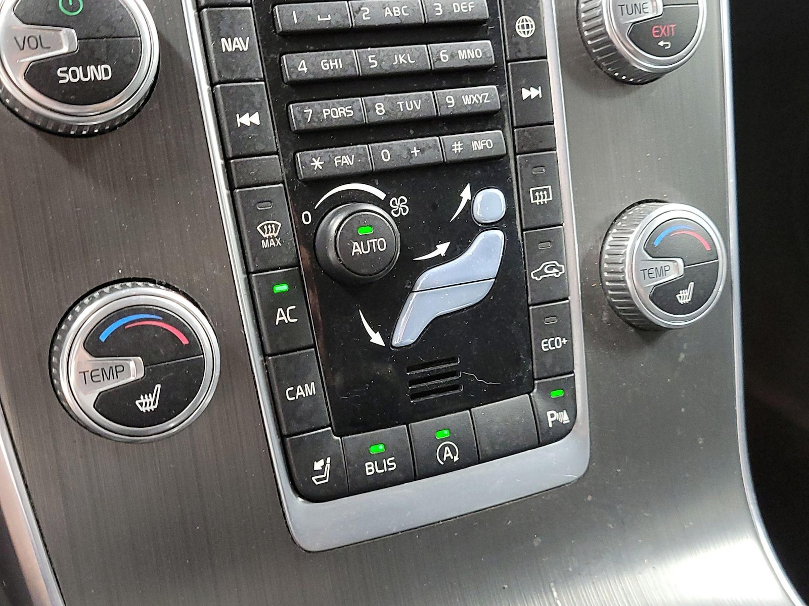 2015 Volvo V60 Base - Photo 17
