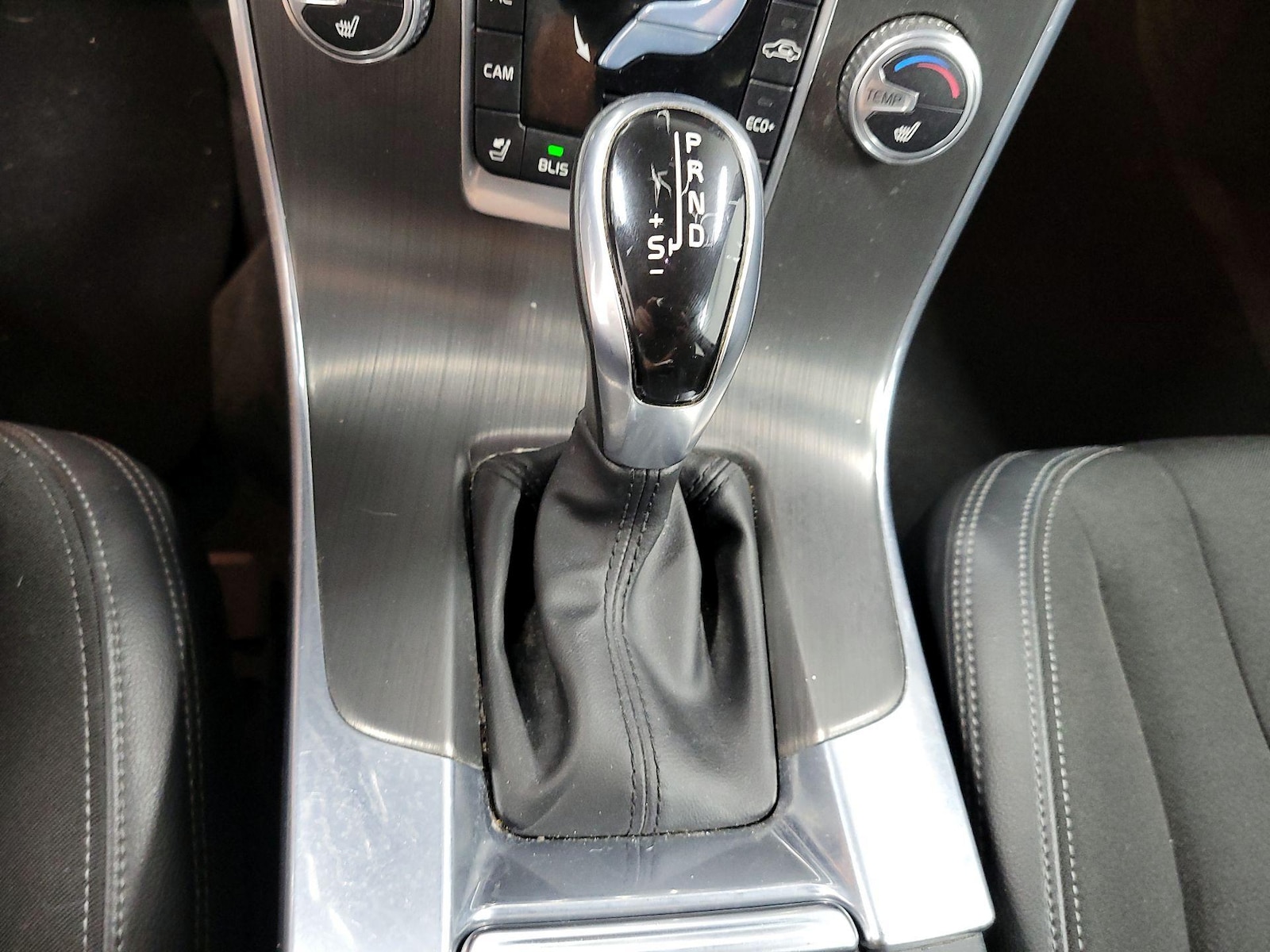 2015 Volvo V60 Base - Photo 18