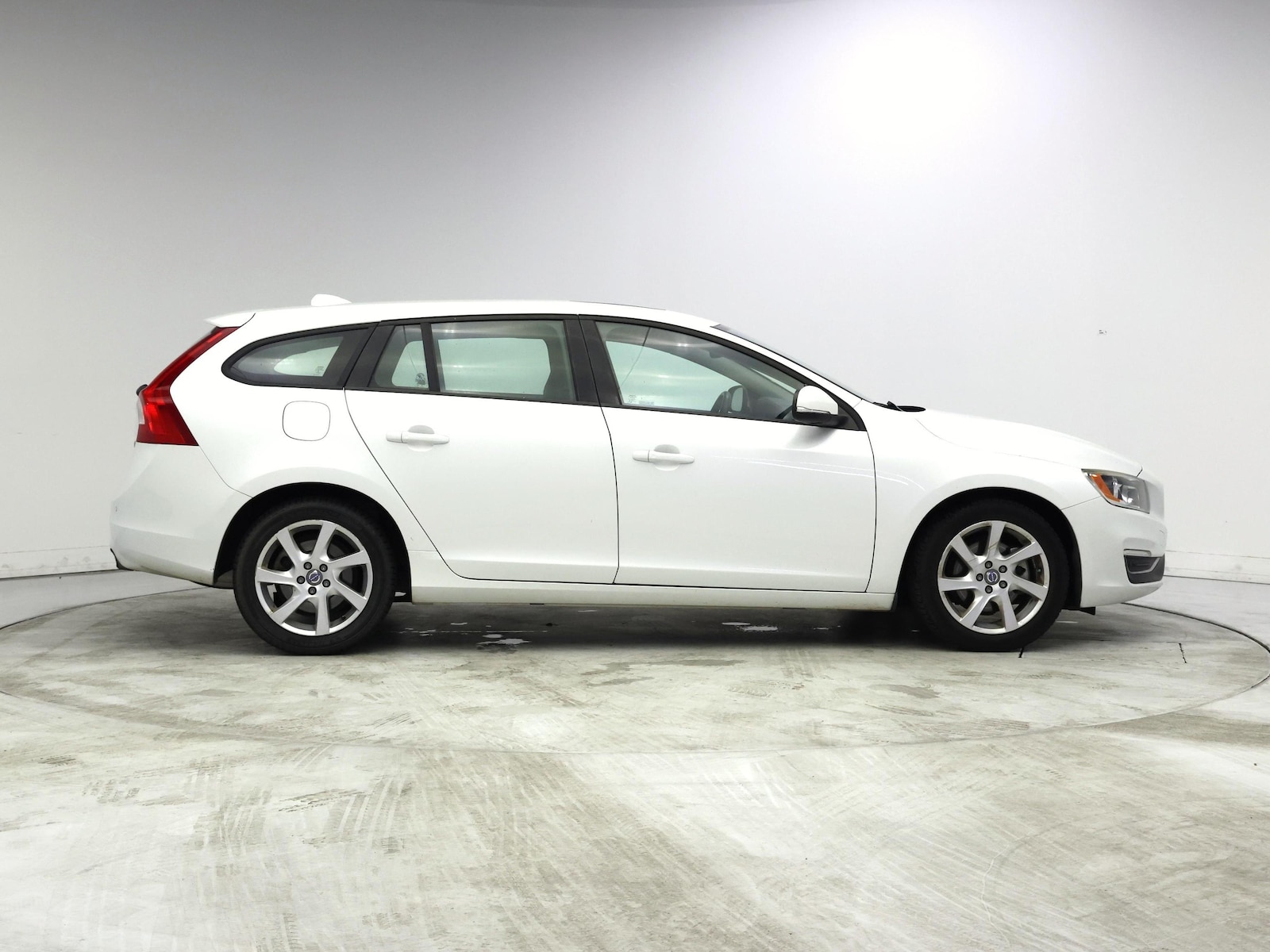 2015 Volvo V60 Base - Photo 8
