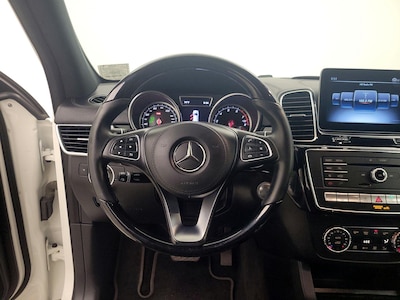 Steering Wheel & Instrument Cluster (On)