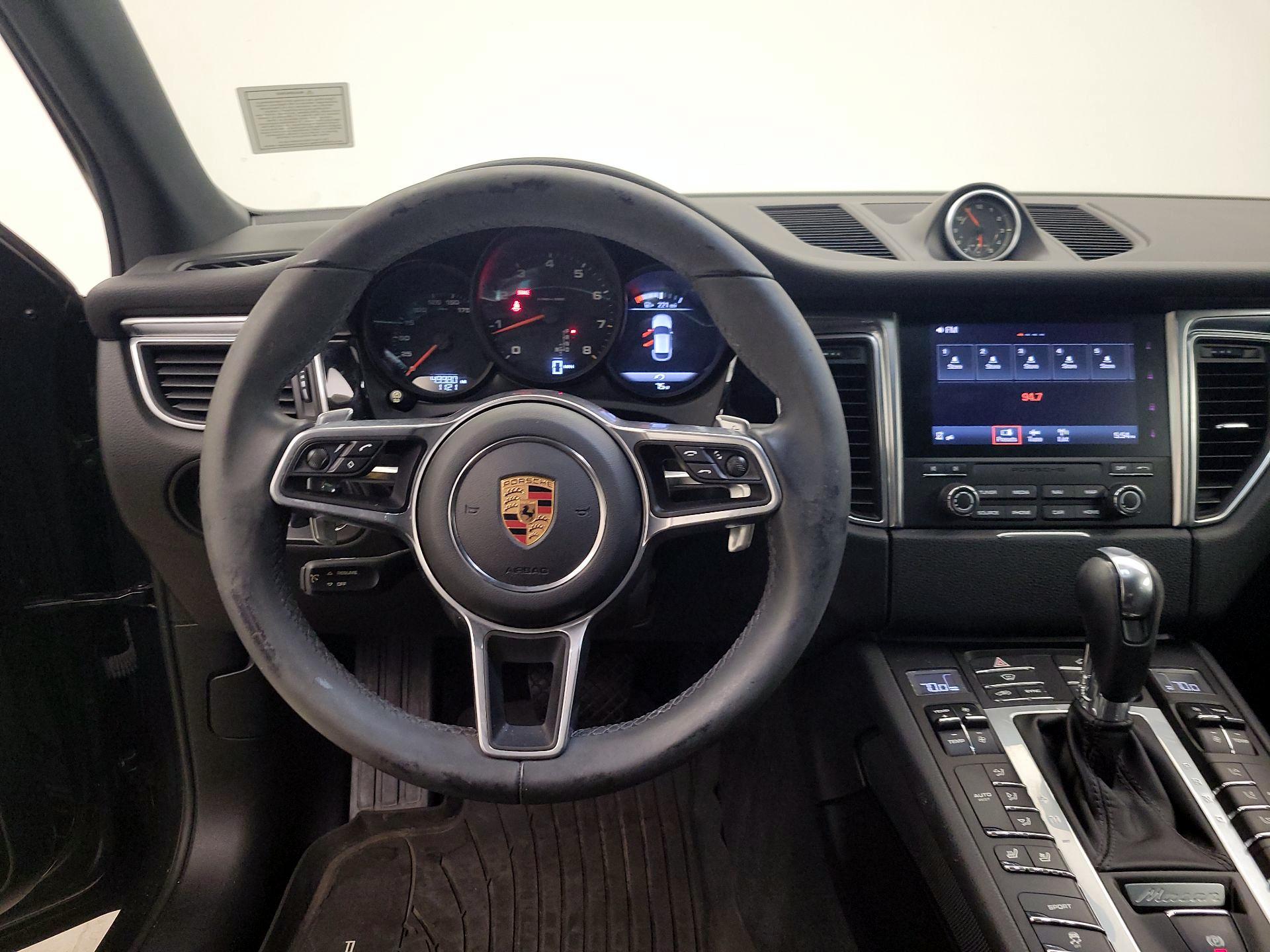 Thumbnail: 2018 Porsche Macan - 10