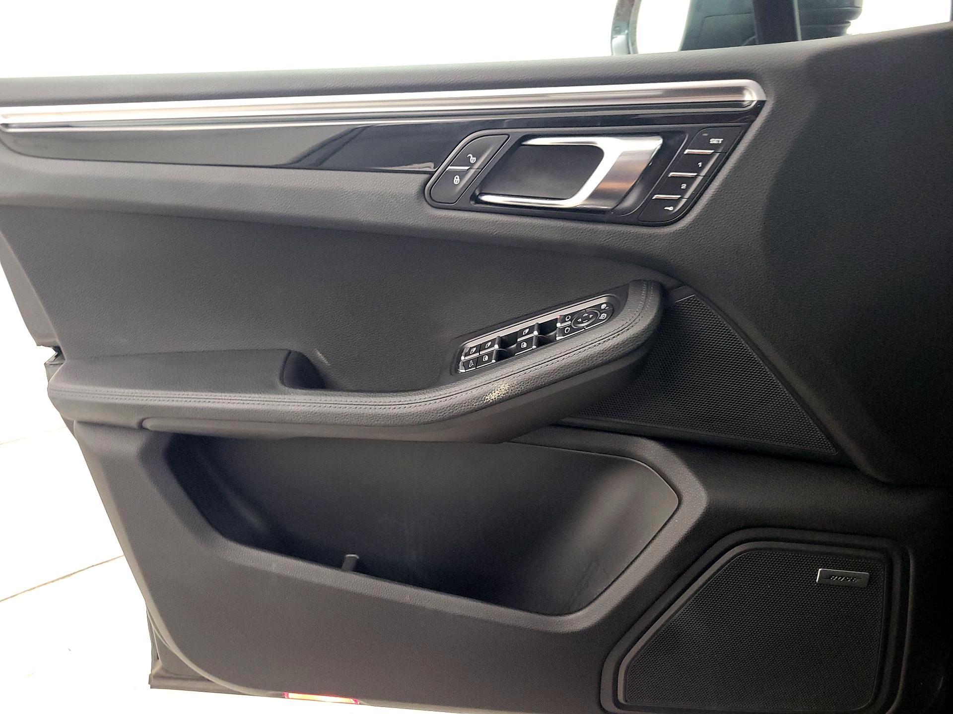 Thumbnail: 2018 Porsche Macan - 12