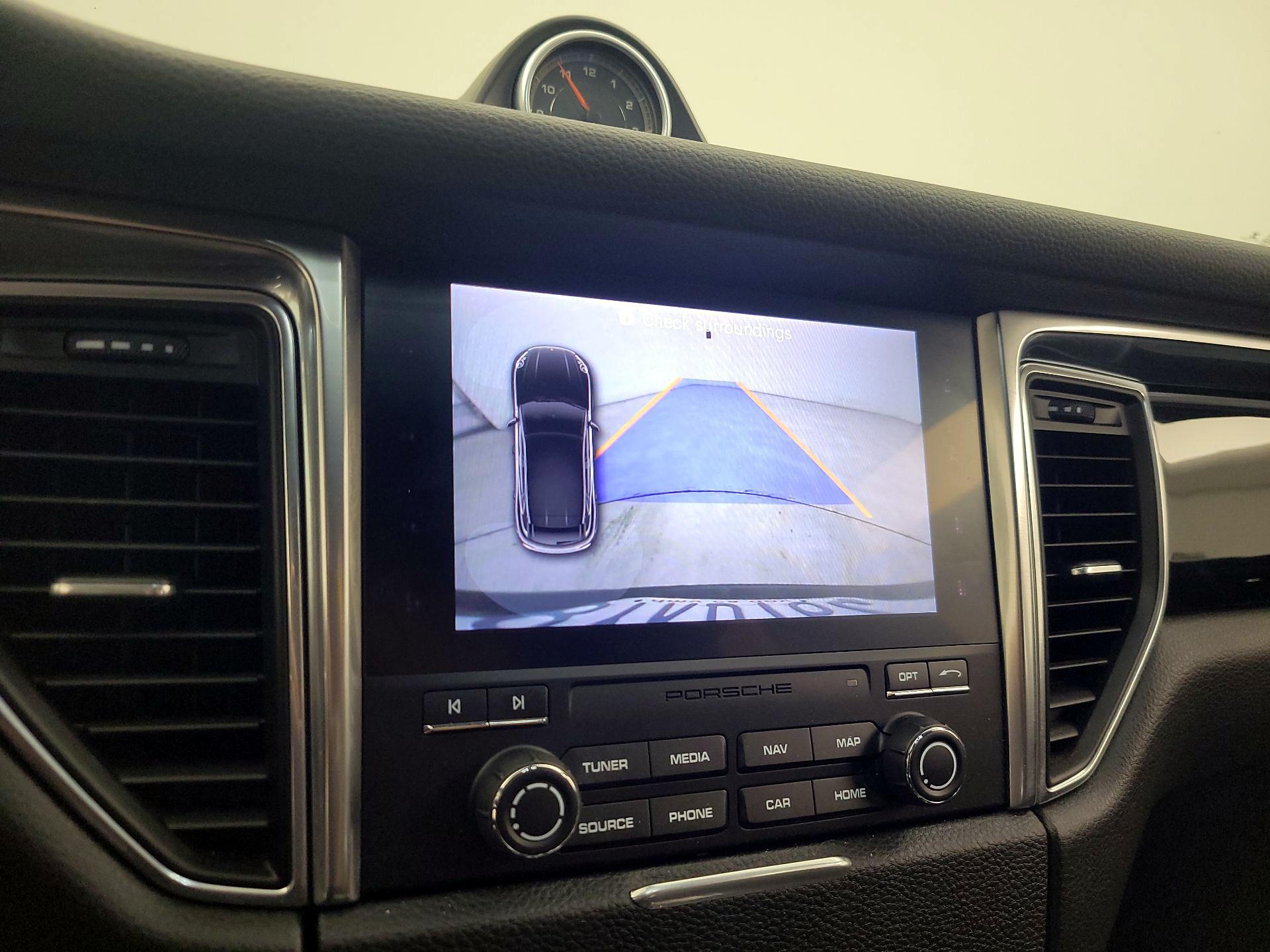 Thumbnail: 2018 Porsche Macan - 14