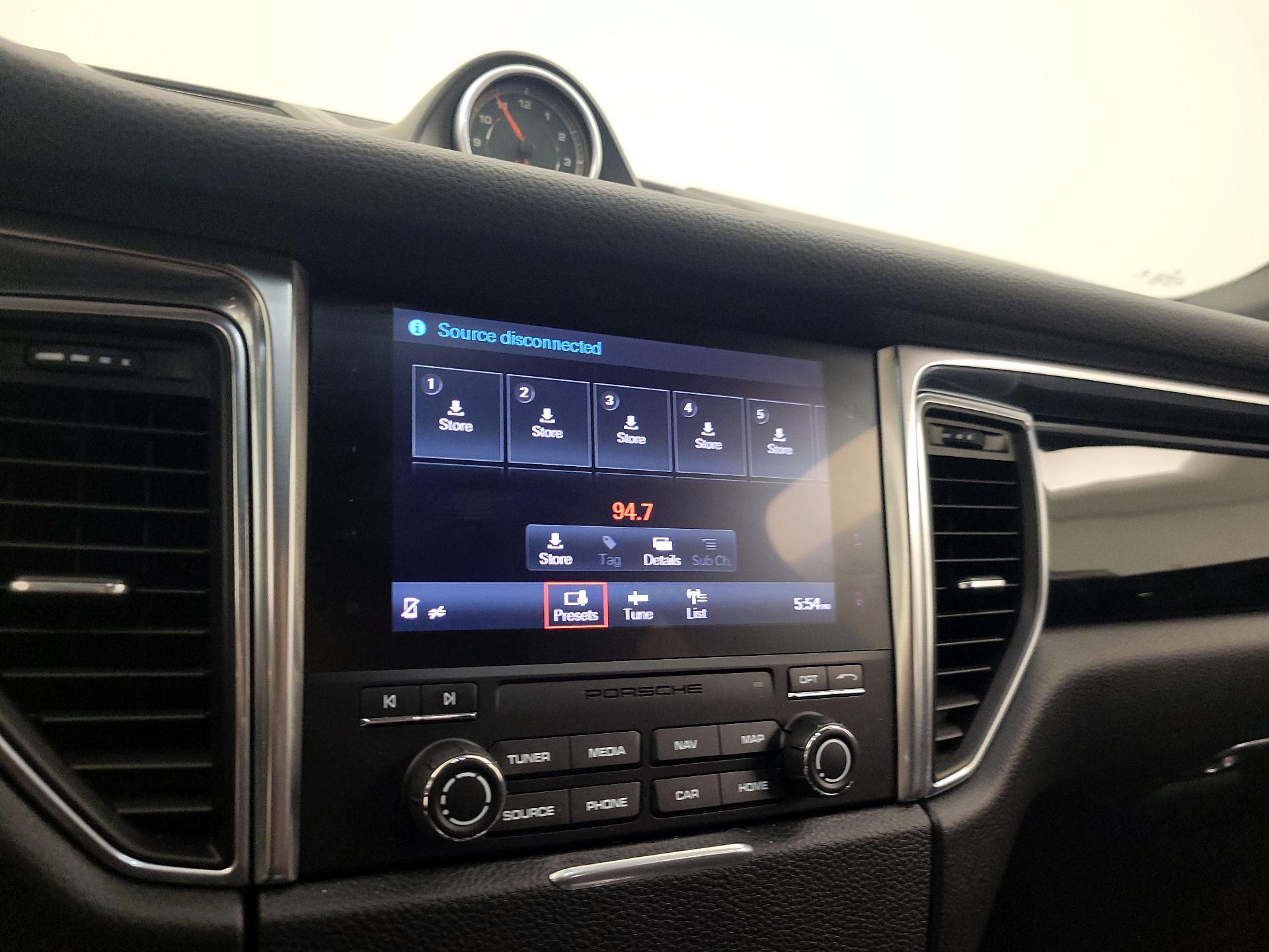 Thumbnail: 2018 Porsche Macan - 15