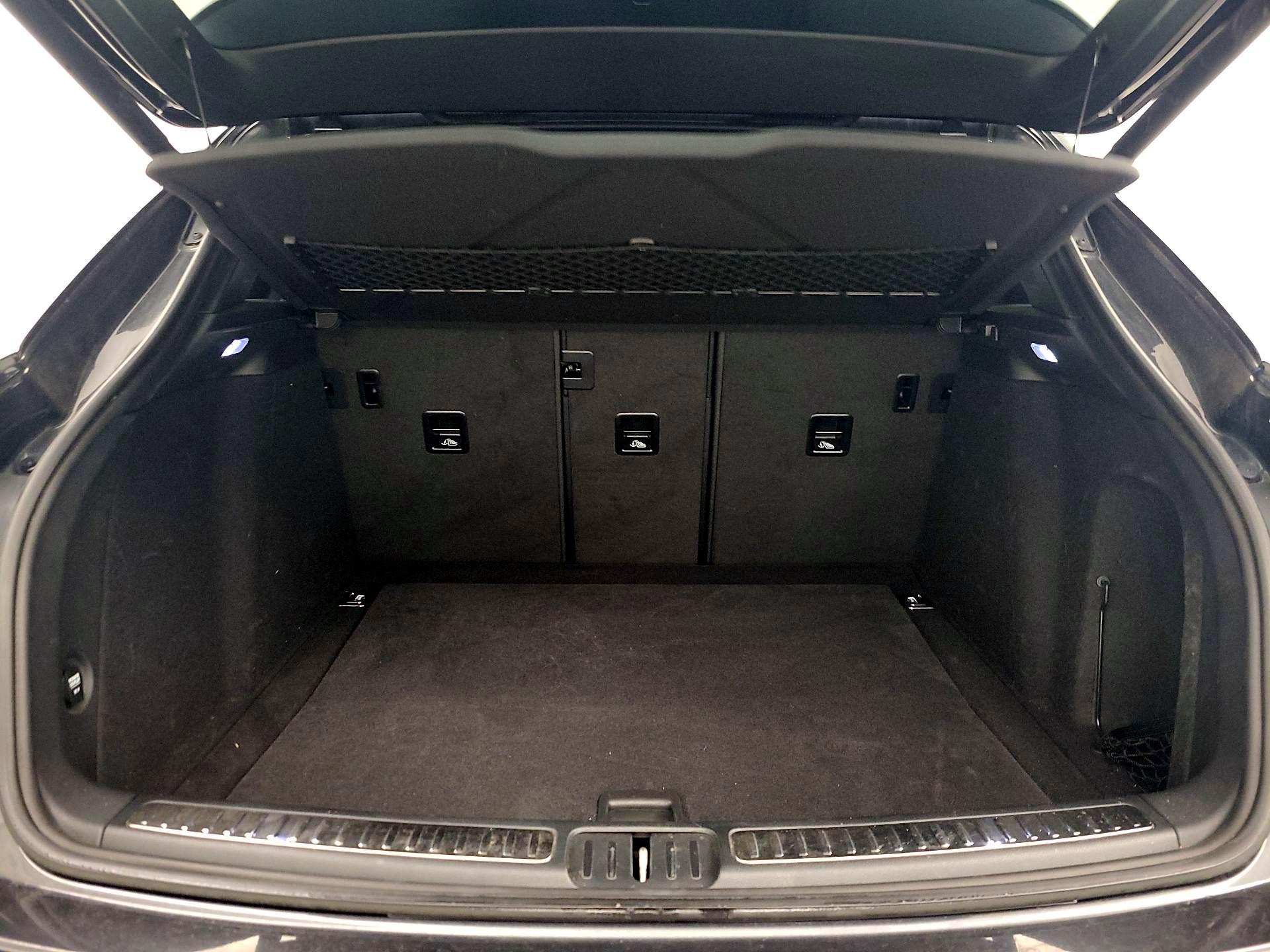 Thumbnail: 2018 Porsche Macan - 20