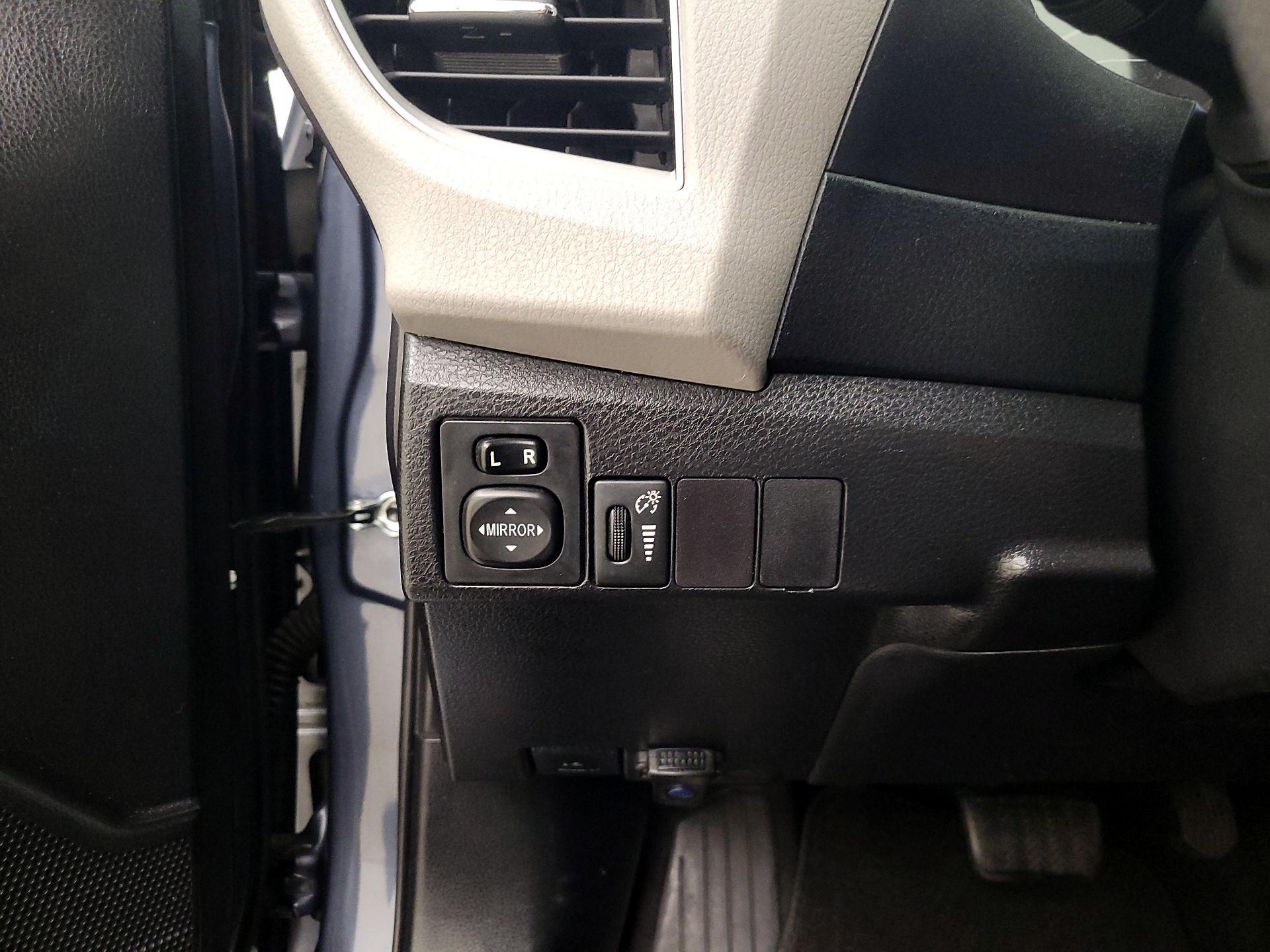 Thumbnail: 2014 Toyota Corolla - 13