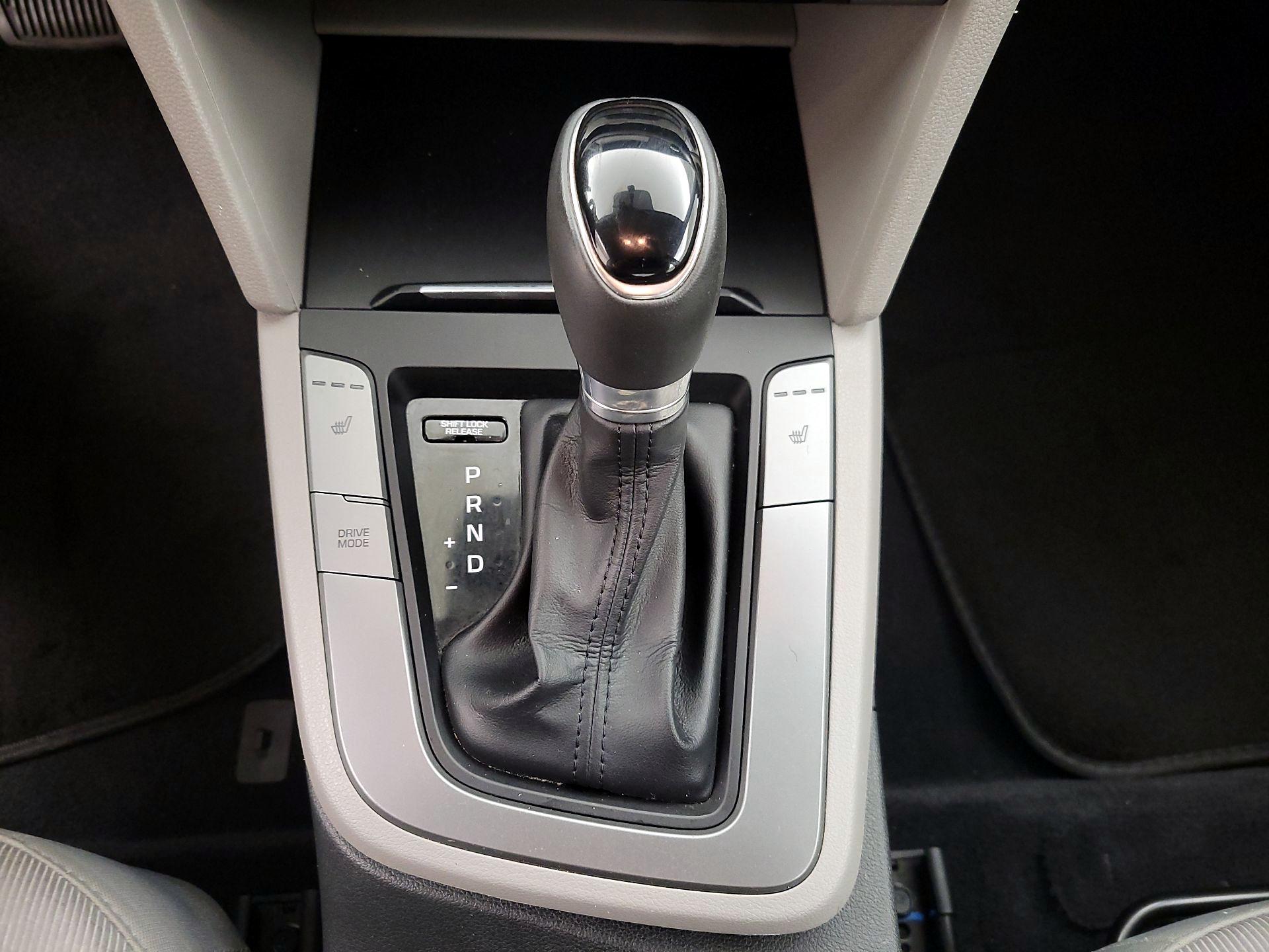 Thumbnail: 2017 Hyundai Elantra - 17