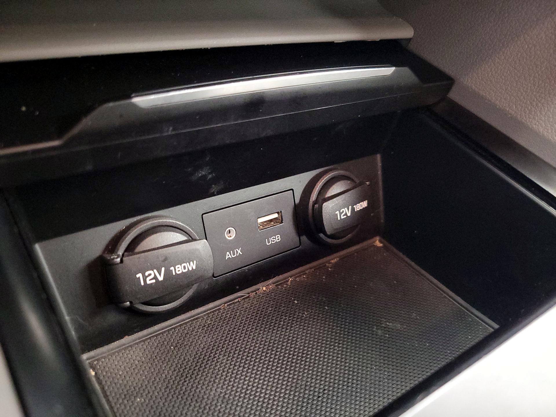 Thumbnail: 2017 Hyundai Elantra - 18