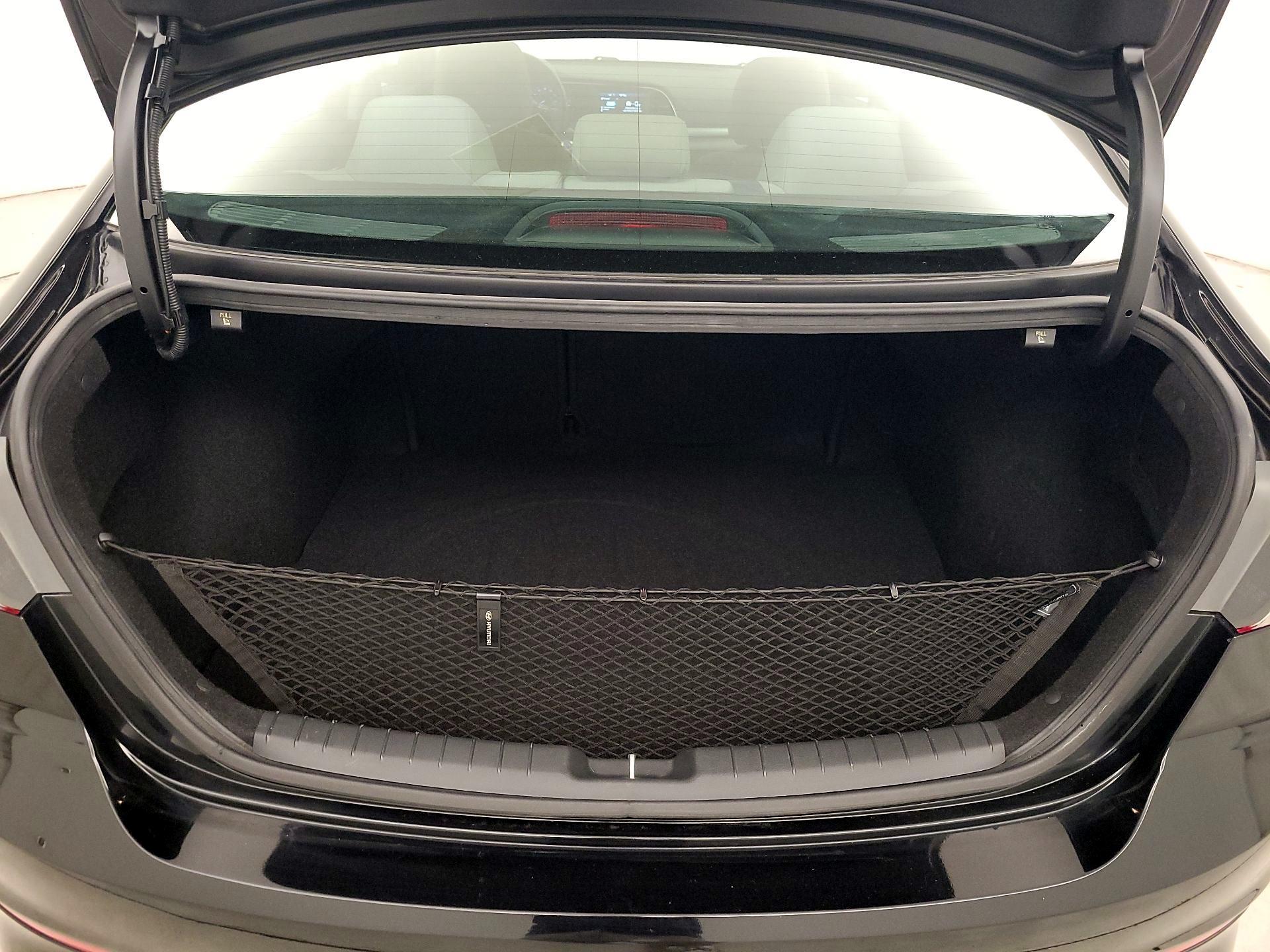 Thumbnail: 2017 Hyundai Elantra - 20