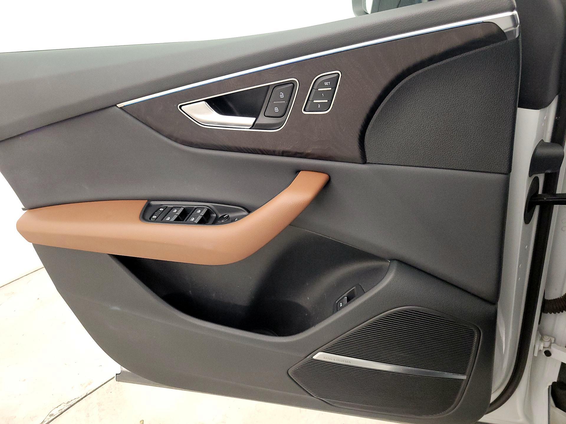 Thumbnail: 2019 Audi Q8 - 12