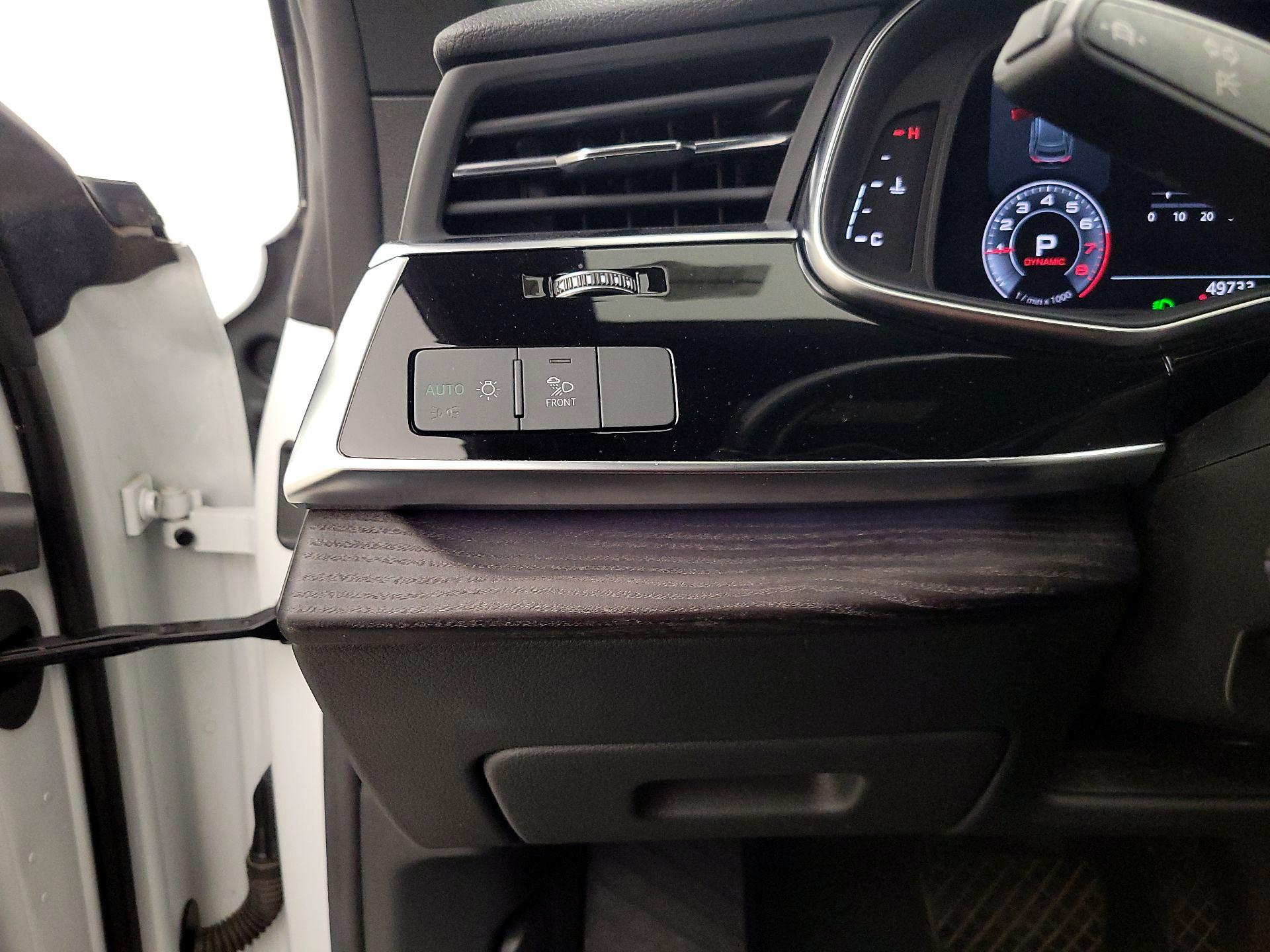 Thumbnail: 2019 Audi Q8 - 13