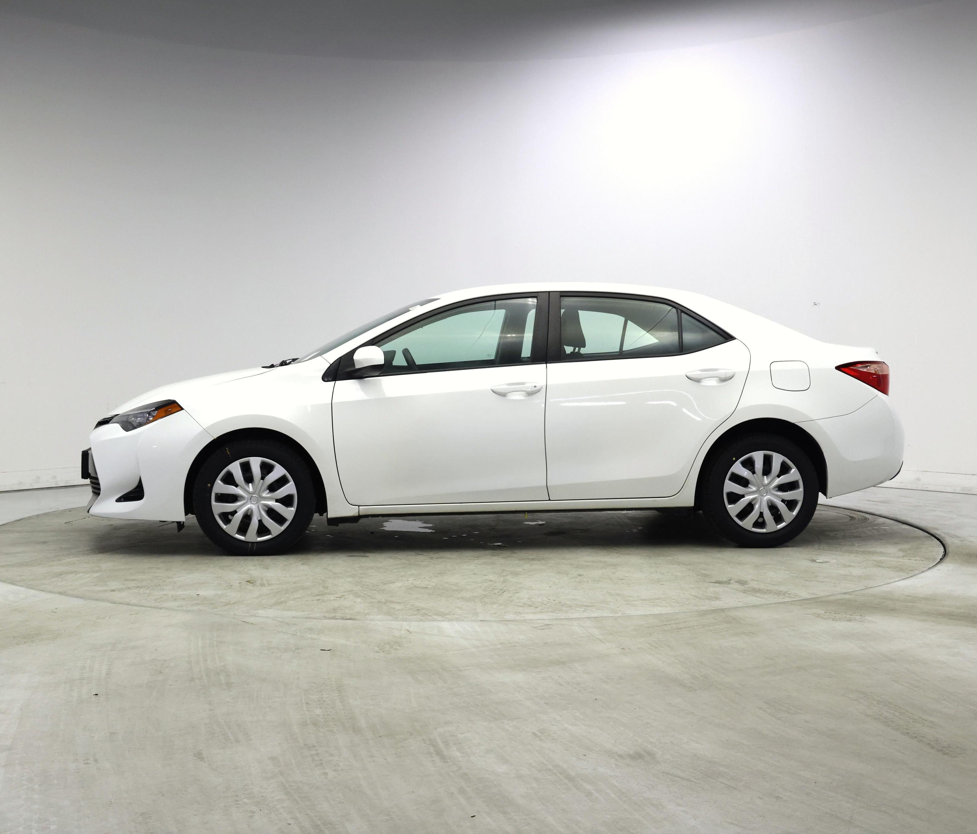 Thumbnail: 2017 Toyota Corolla - 3