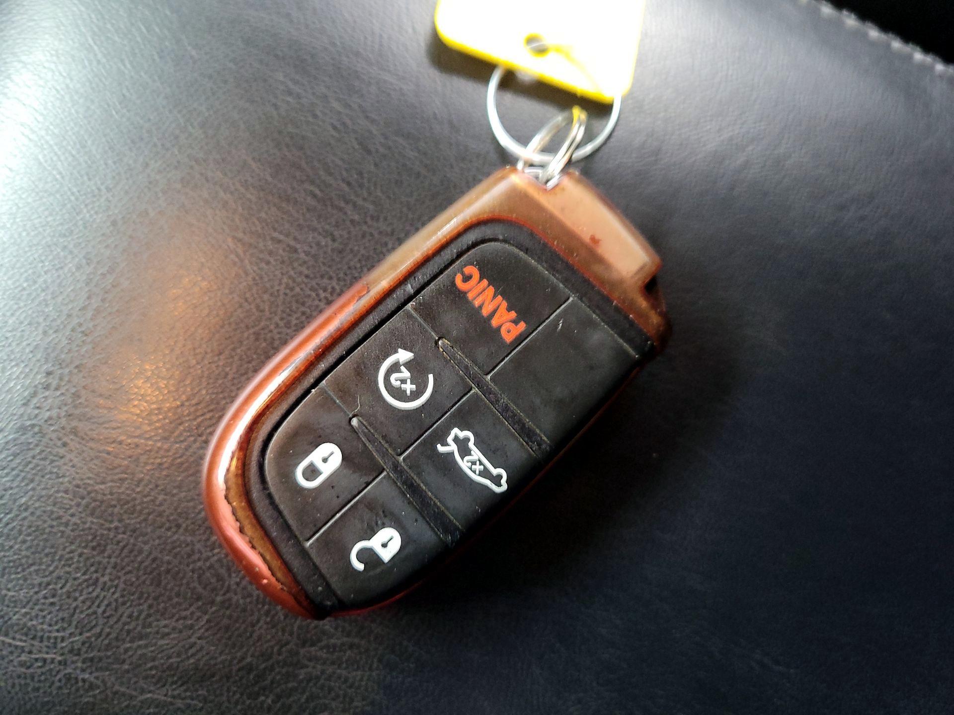 Thumbnail: 2020 Dodge Charger - 18