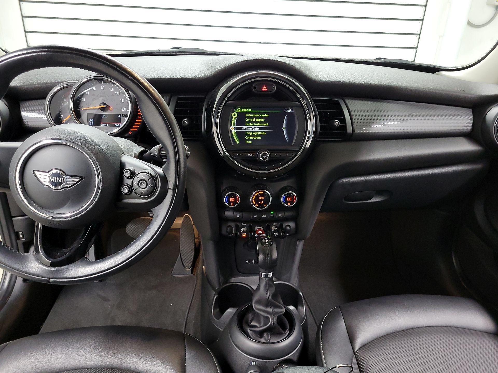 Thumbnail: 2017 MINI Cooper Hardtop - 9