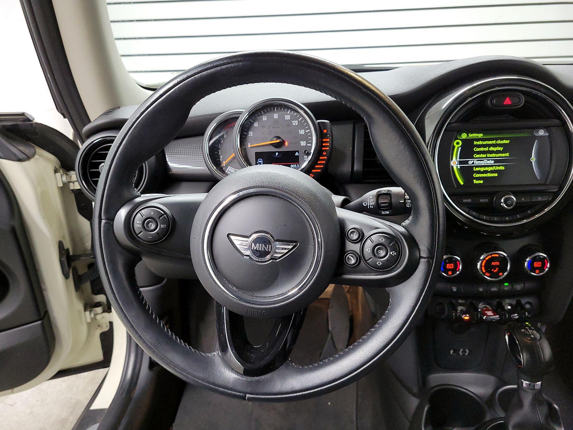Thumbnail: 2017 MINI Cooper Hardtop - 10