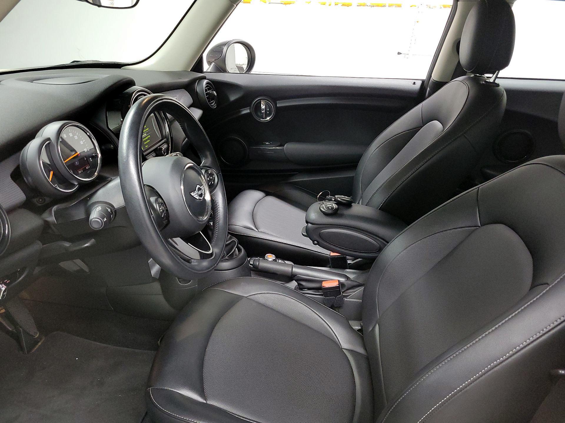 Thumbnail: 2017 MINI Cooper Hardtop - 11