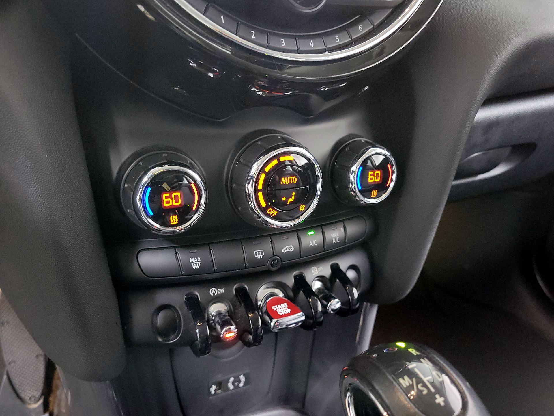 Thumbnail: 2017 MINI Cooper Hardtop - 15