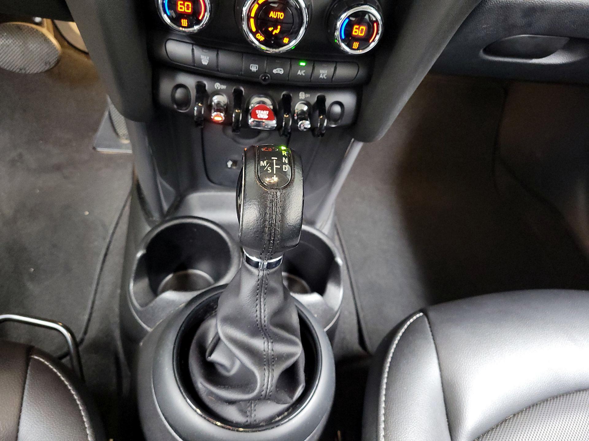 Thumbnail: 2017 MINI Cooper Hardtop - 16