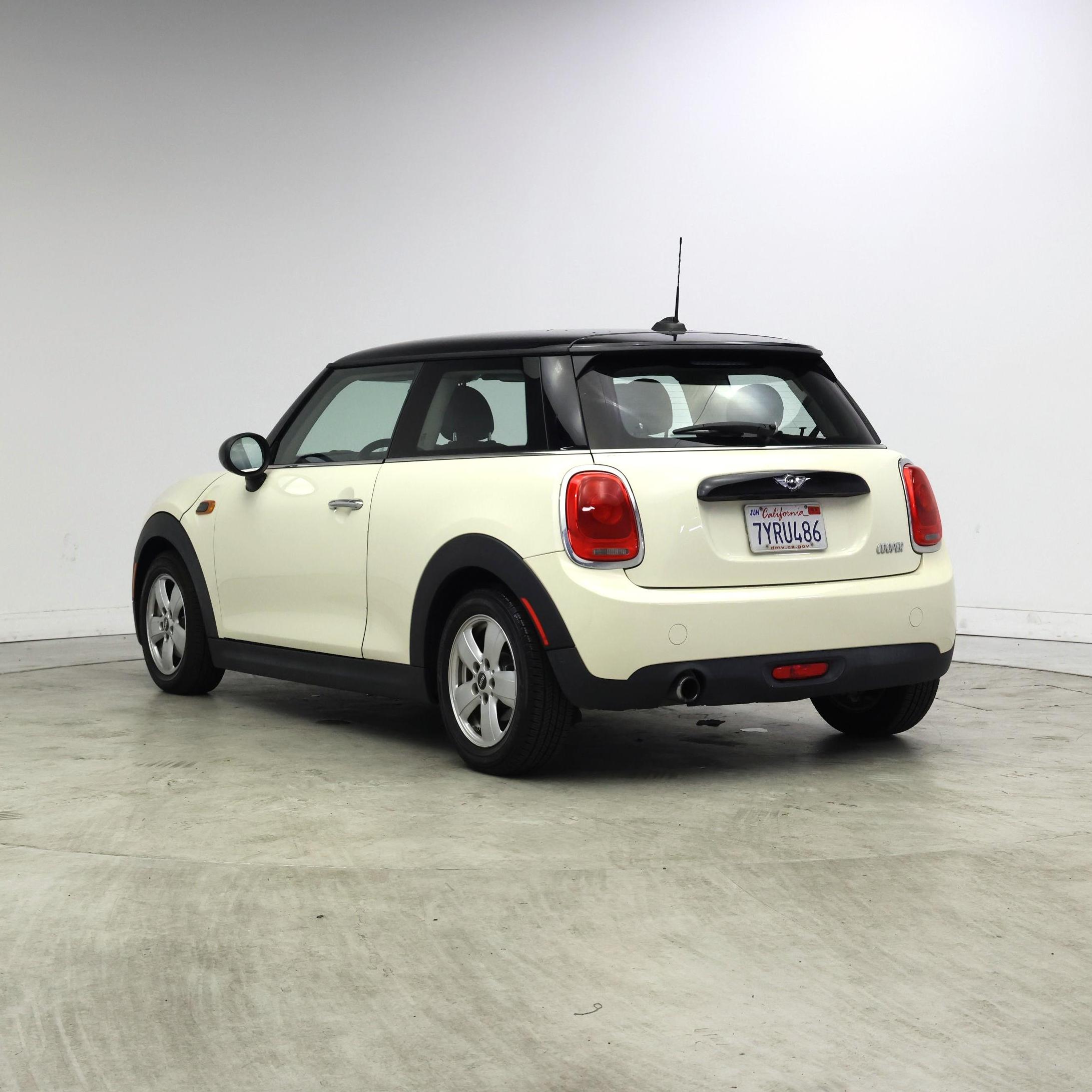 Thumbnail: 2017 MINI Cooper Hardtop - 2