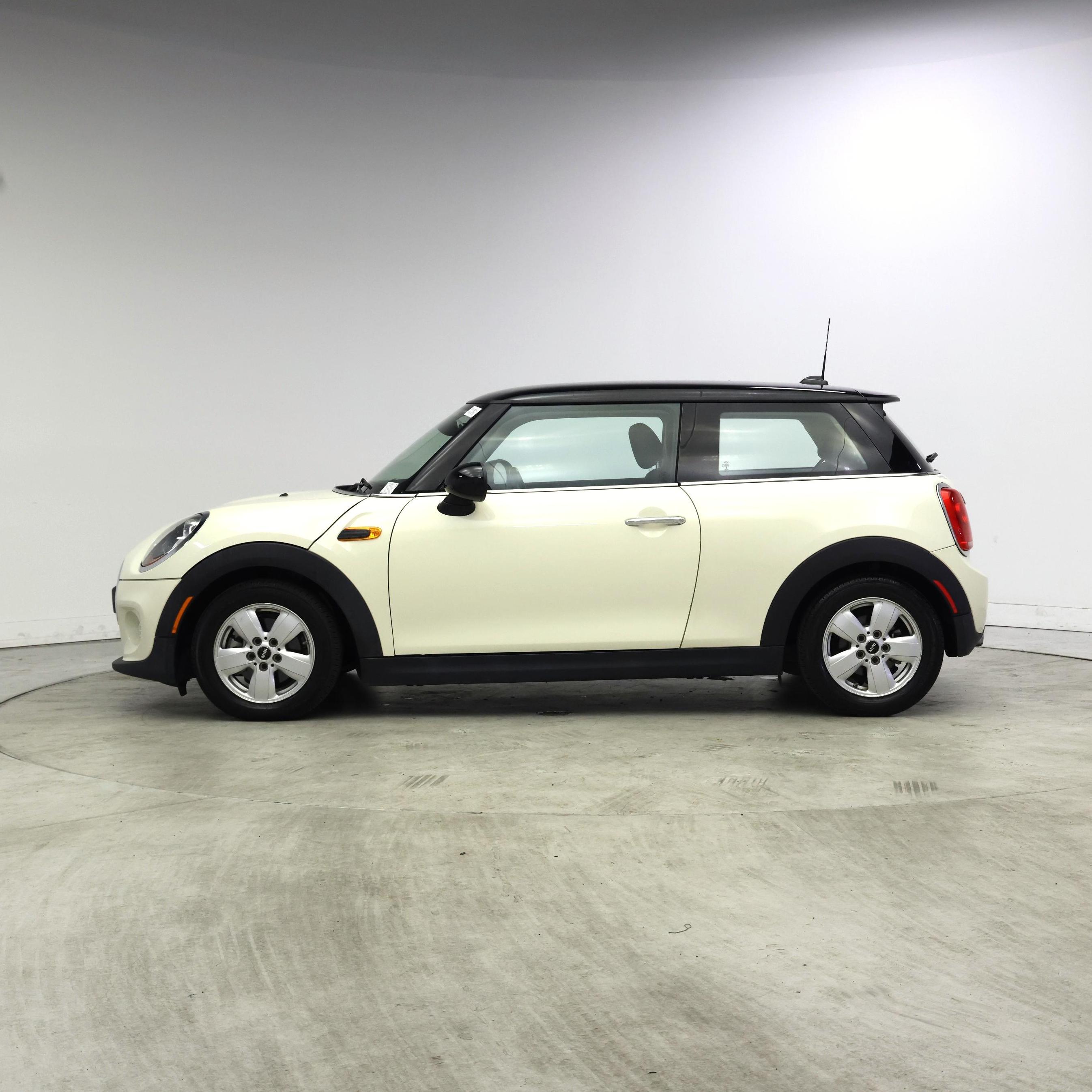 Thumbnail: 2017 MINI Cooper Hardtop - 3