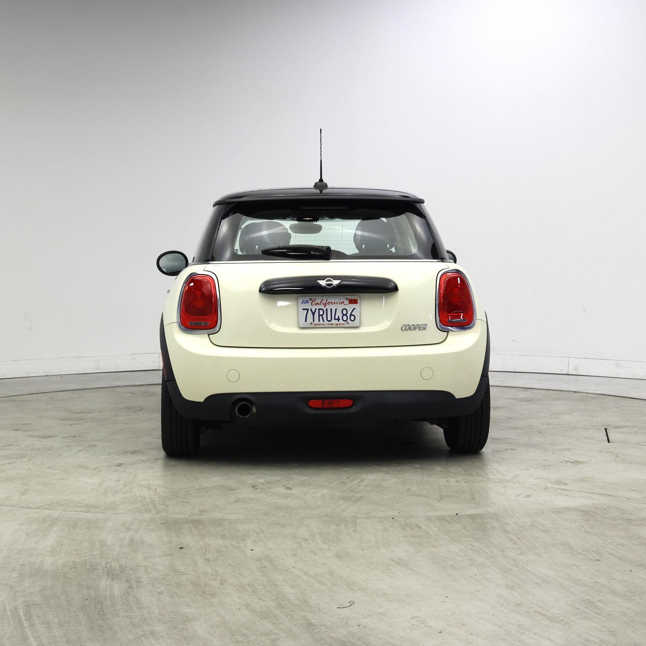 Thumbnail: 2017 MINI Cooper Hardtop - 6