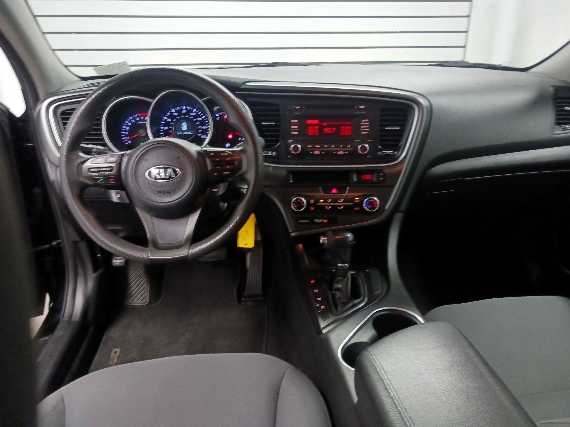 Thumbnail: 2015 Kia Optima - 9