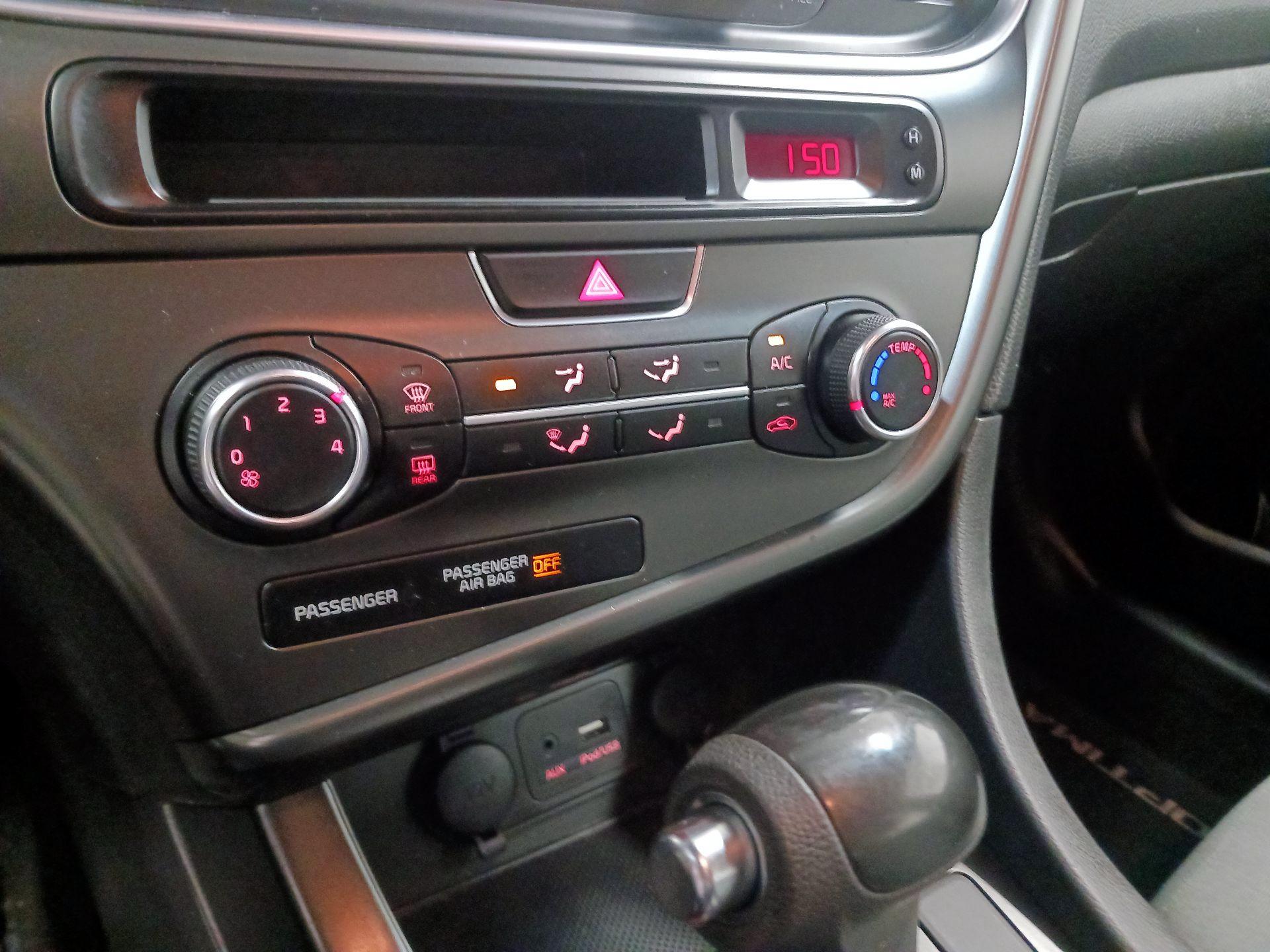 Thumbnail: 2015 Kia Optima - 14