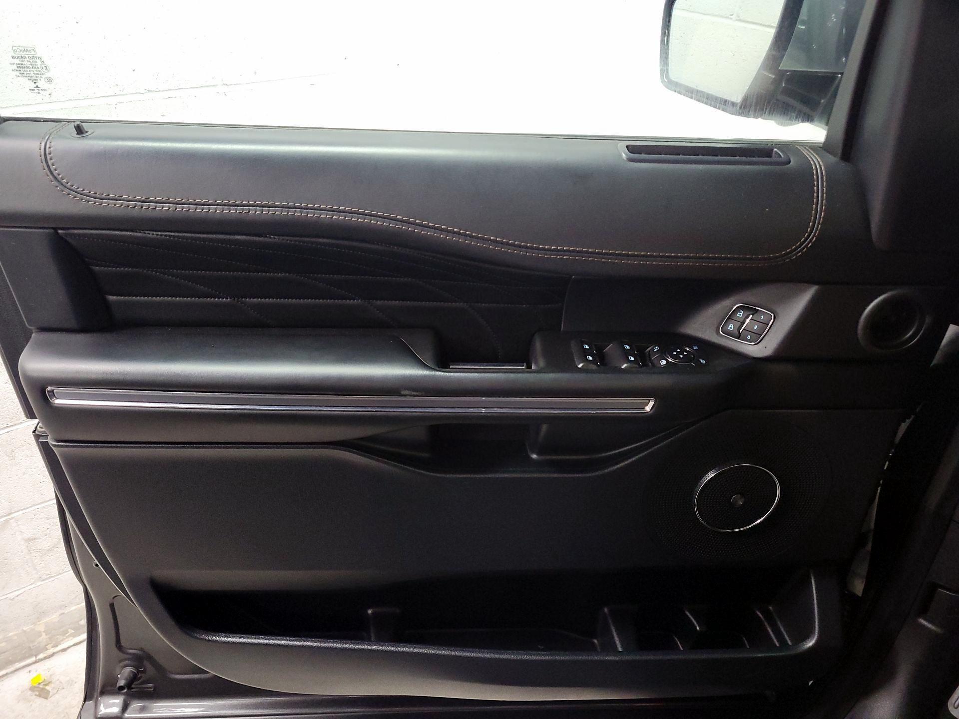 Thumbnail: 2020 Ford Expedition - 12