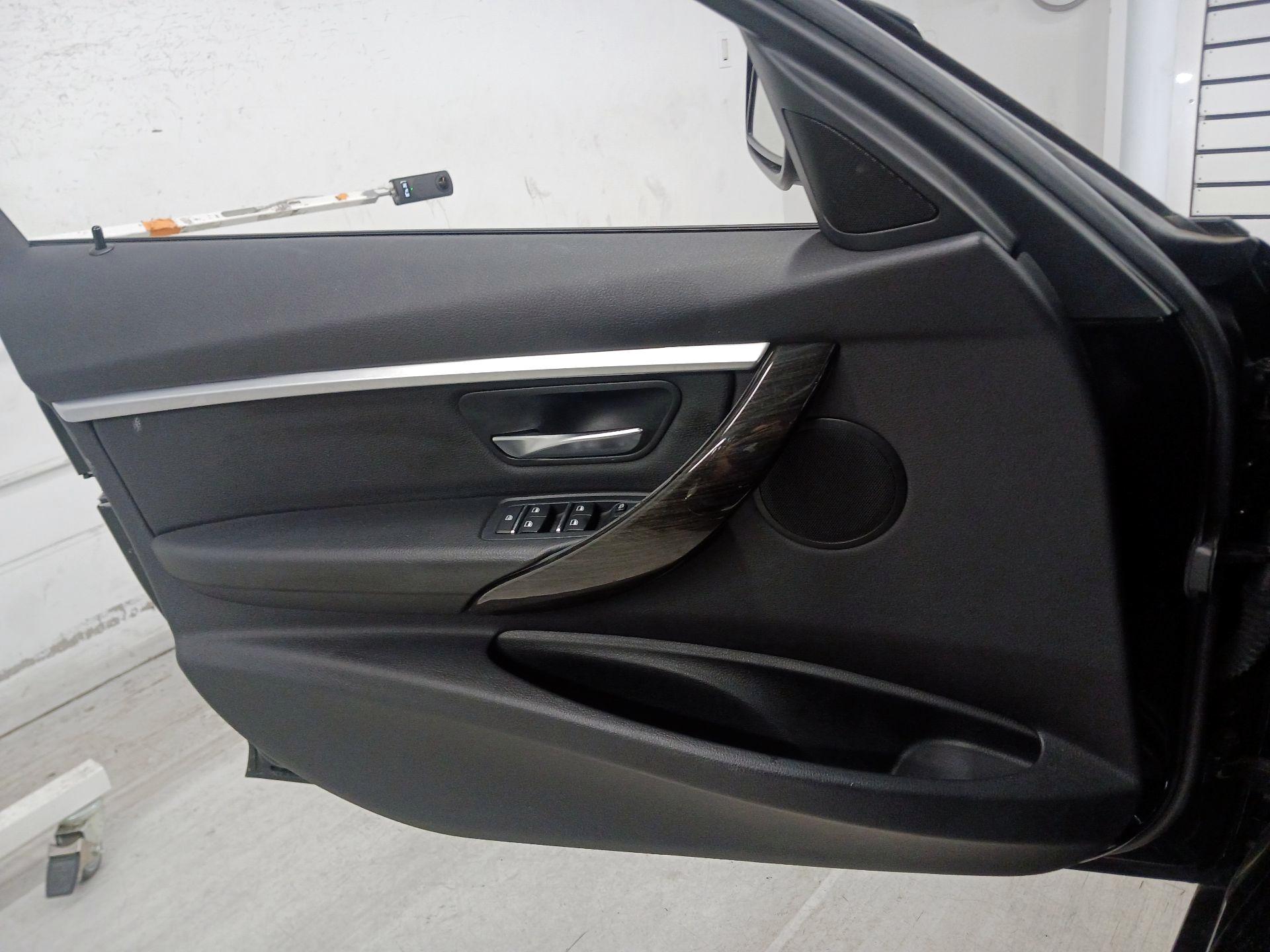 Thumbnail: 2016 BMW 3 Series - 12