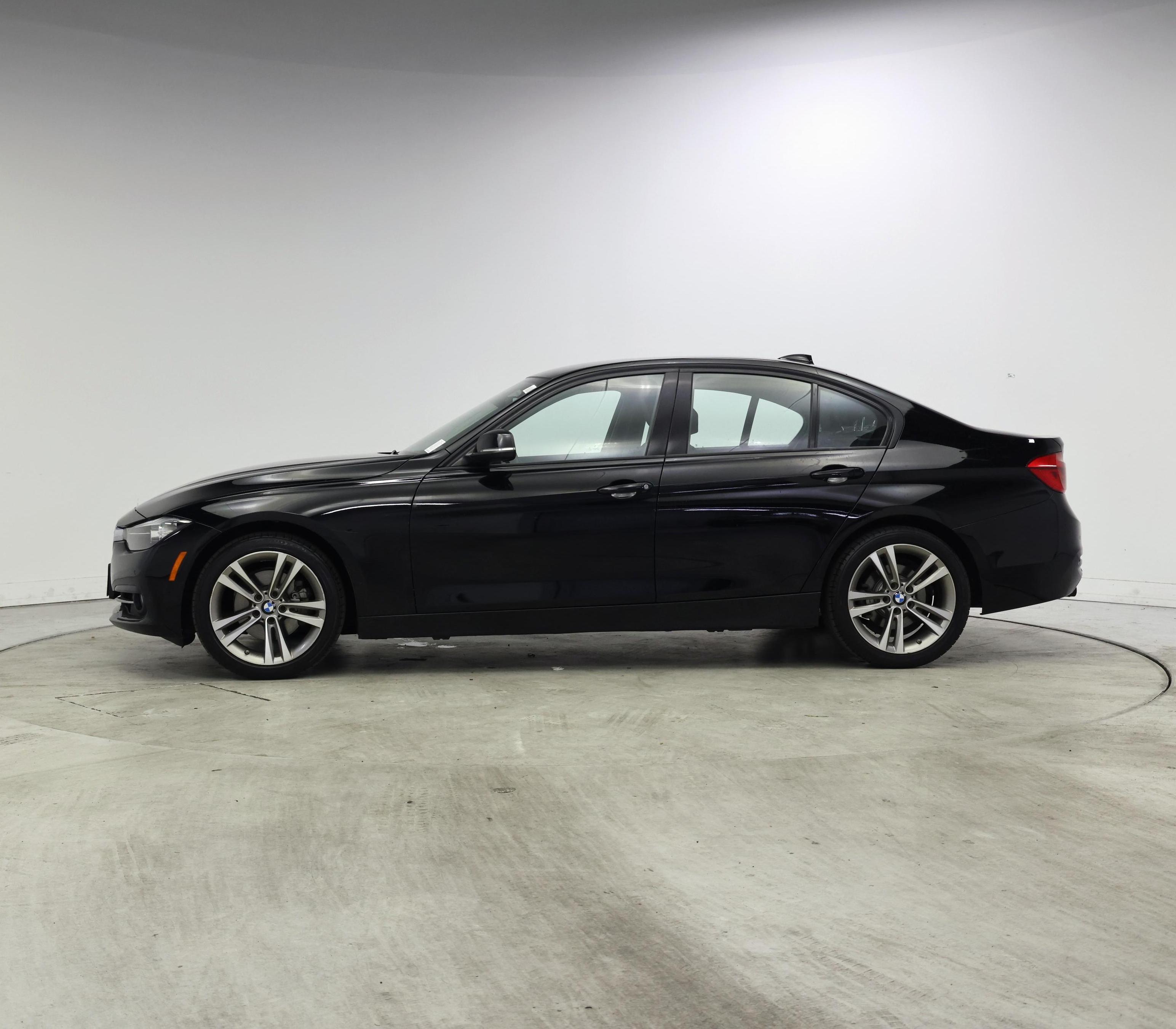 Thumbnail: 2016 BMW 3 Series - 3