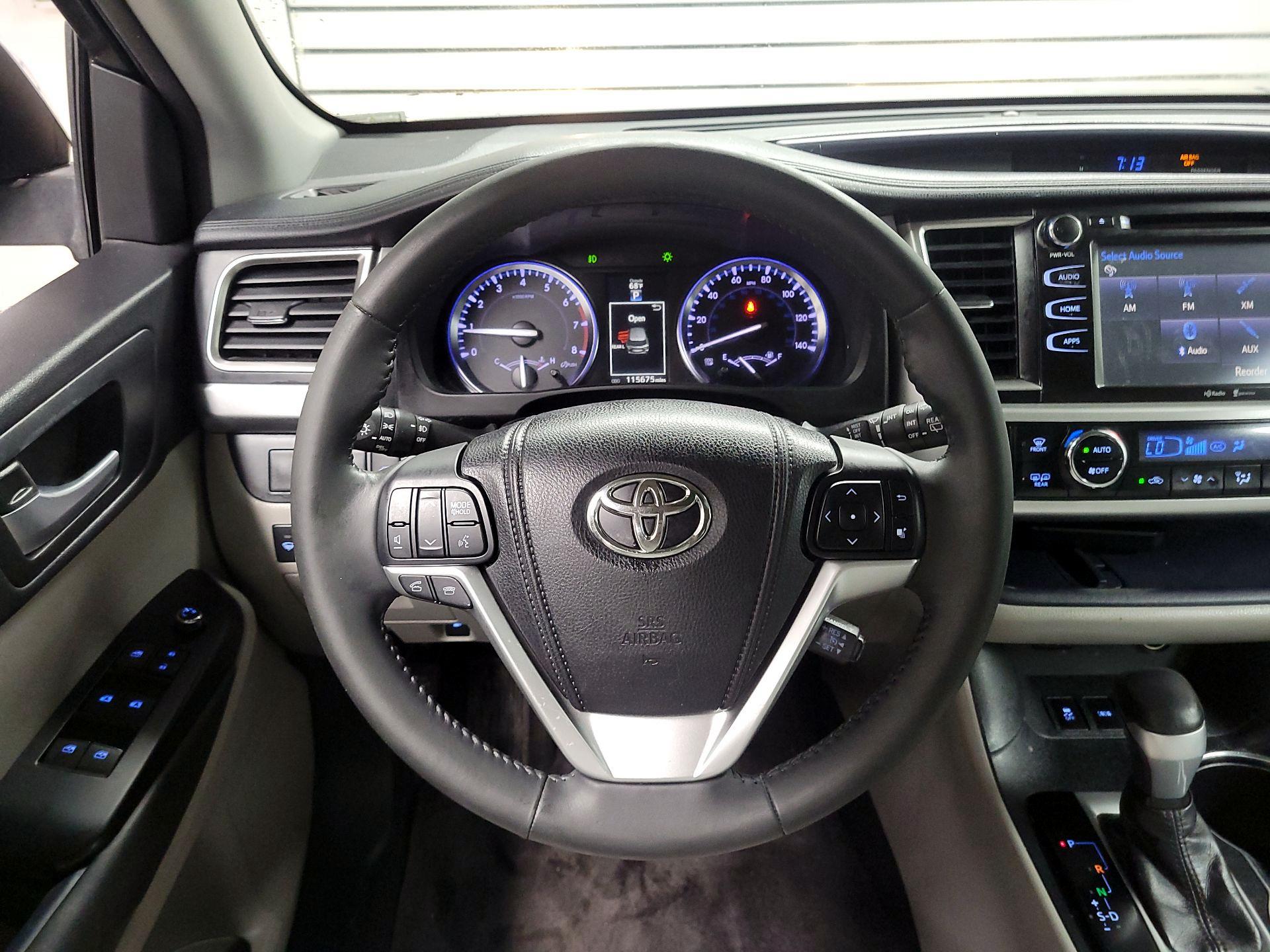 Thumbnail: 2014 Toyota Highlander - 10