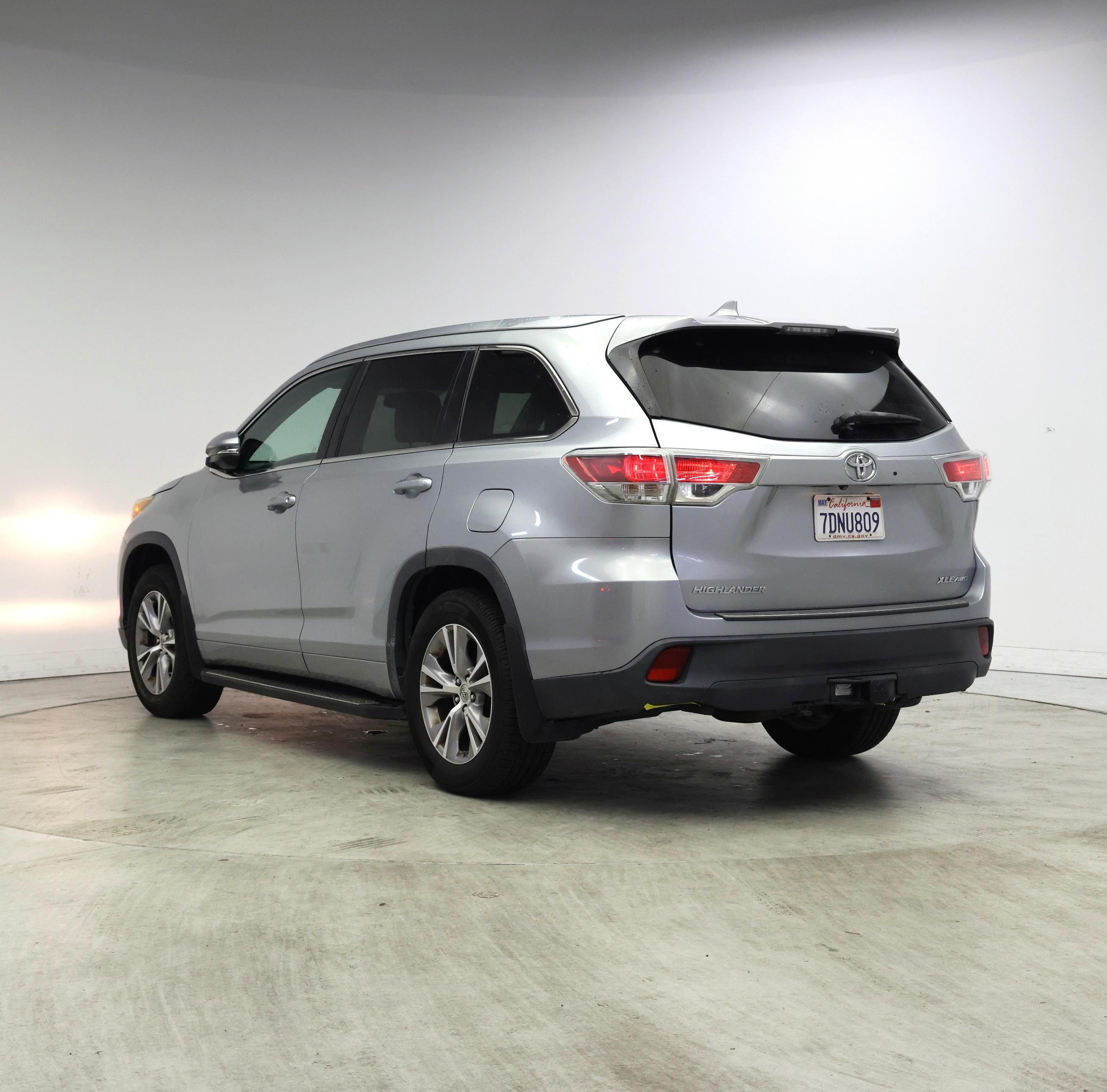 Thumbnail: 2014 Toyota Highlander - 2