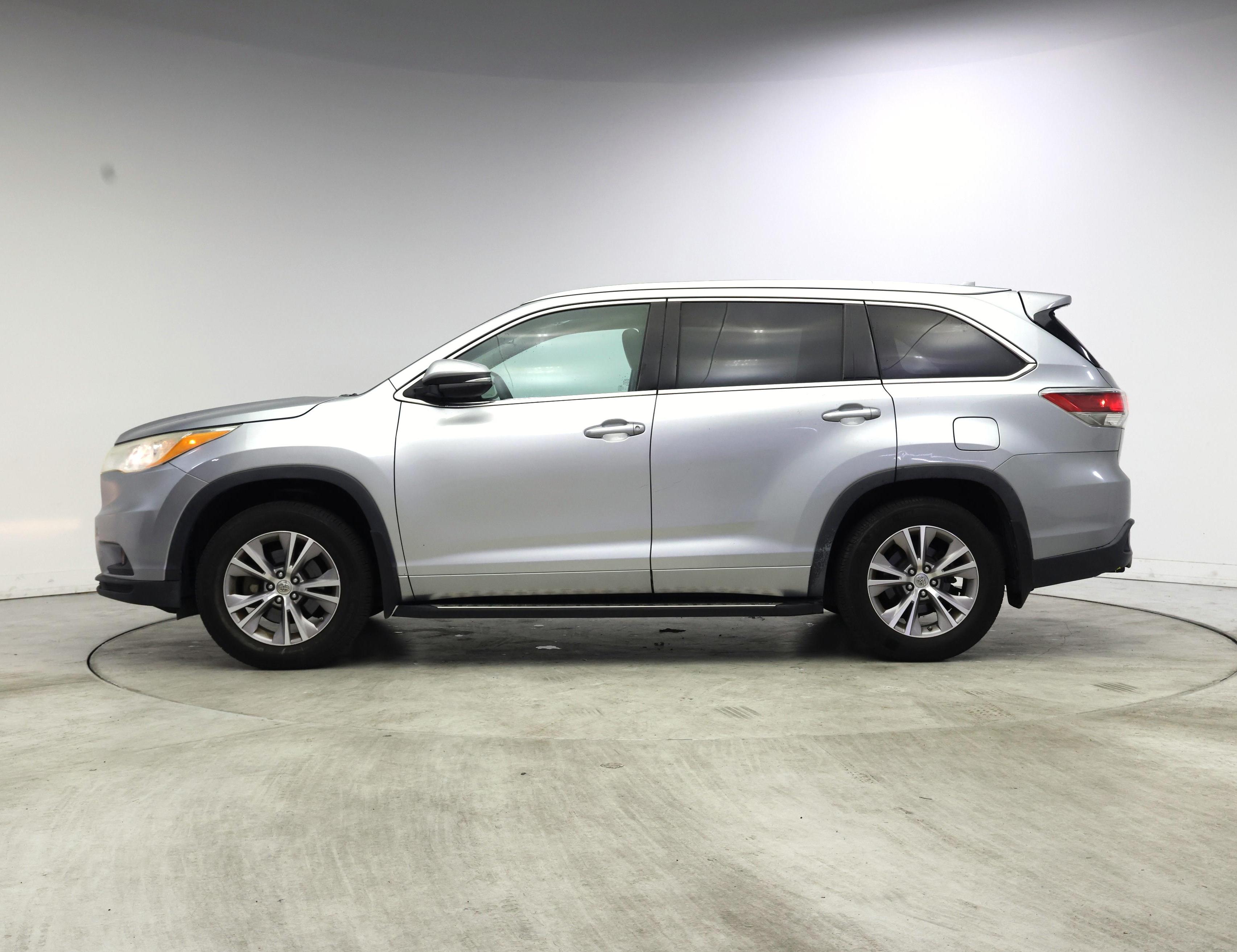 Thumbnail: 2014 Toyota Highlander - 3